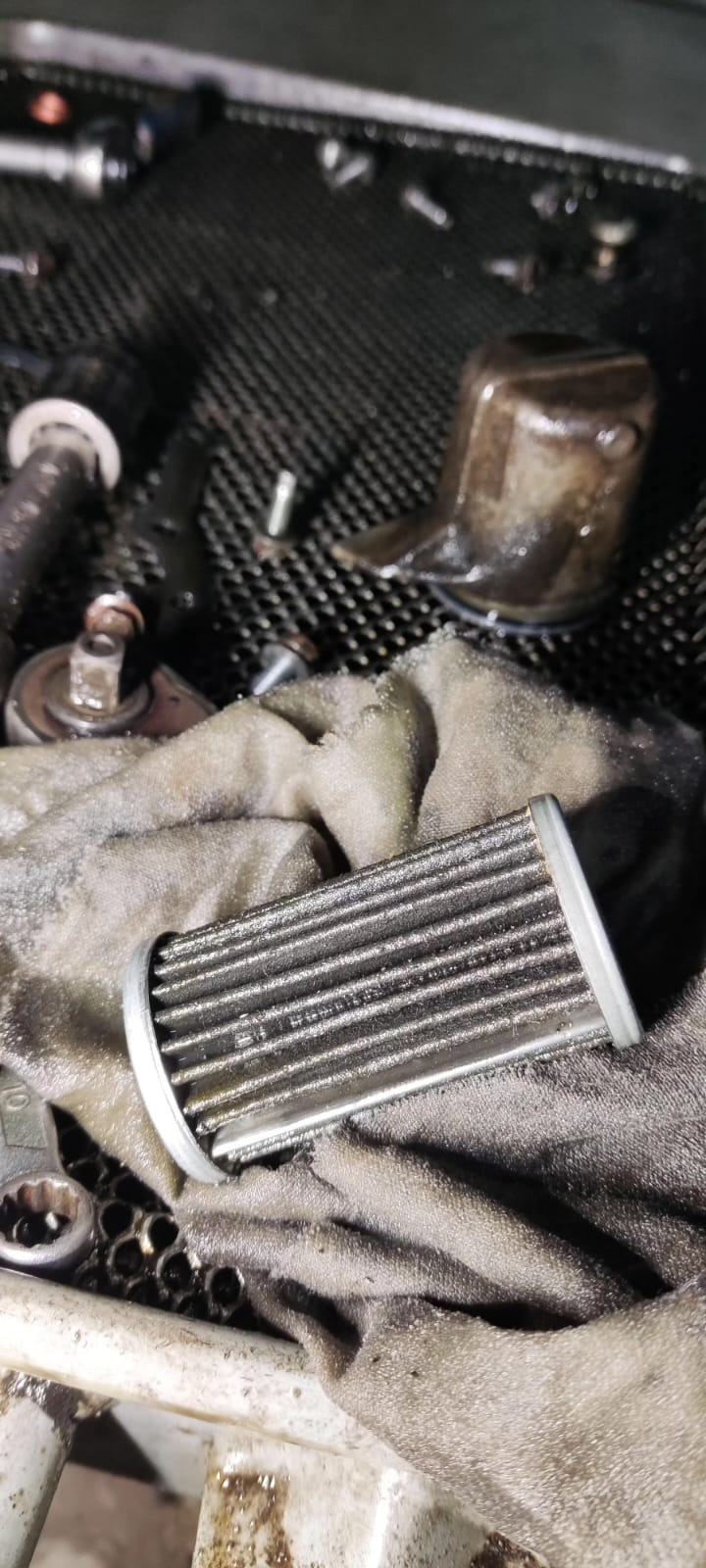 Замена масла в CVT и свечей. — Nissan Juke (1G), 1,6 л, 2012 года ...