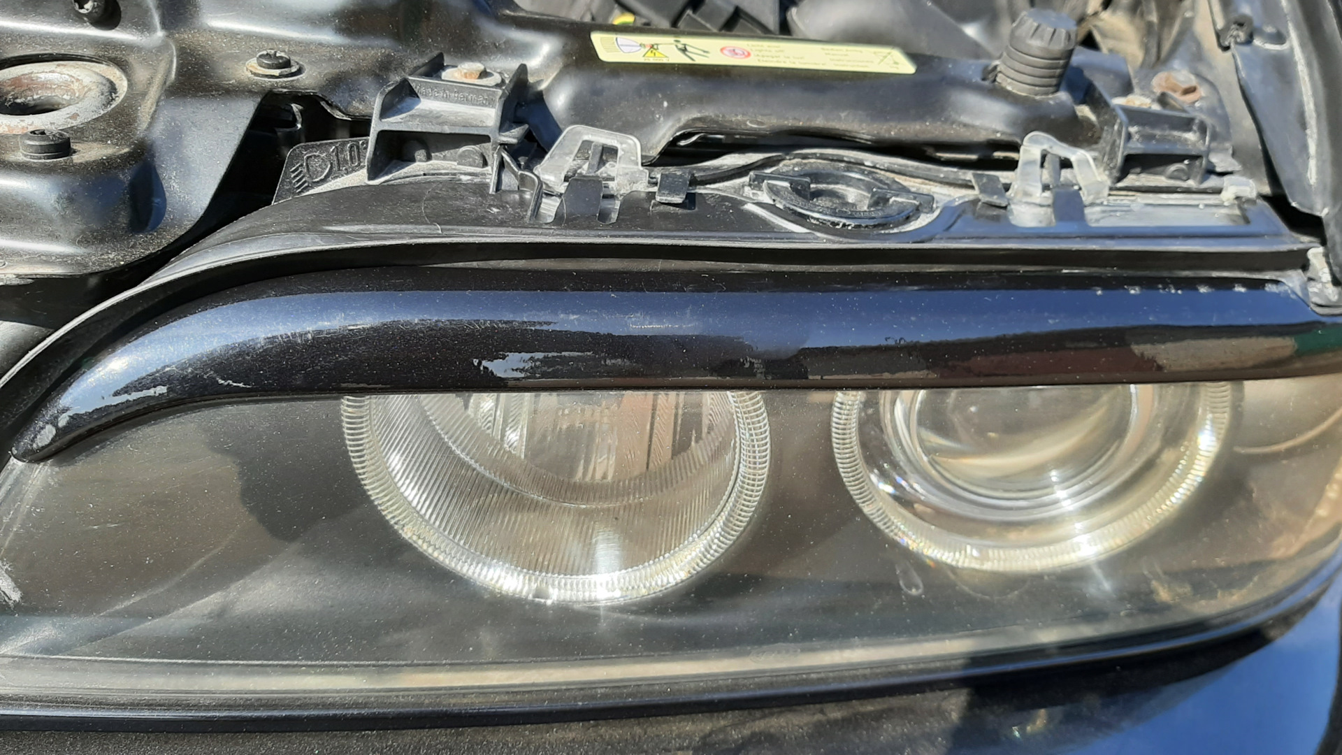 Уплотнители передних фар — BMW 5 series (E39), 3 л, 2001 года | своими ...