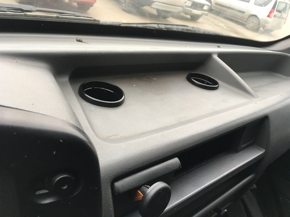 Врезные подстаканники в торпеду — Ford Transit (4G), 2,5 л., 1989 года ...