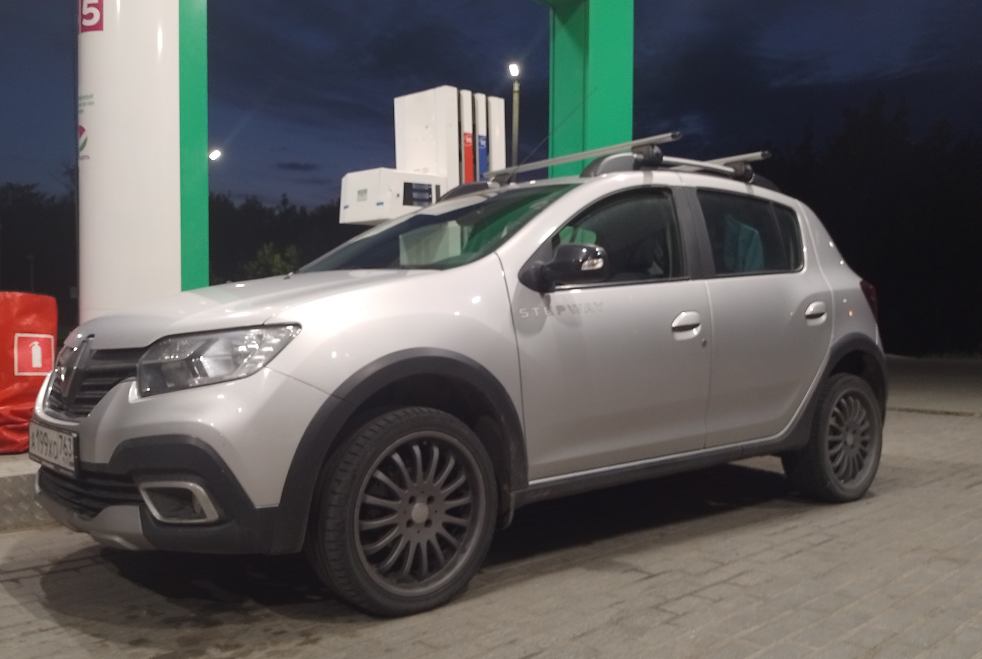 18" колеса на Сандеро? Легко — Renault Sandero Stepway (2G), 1,6 л ...