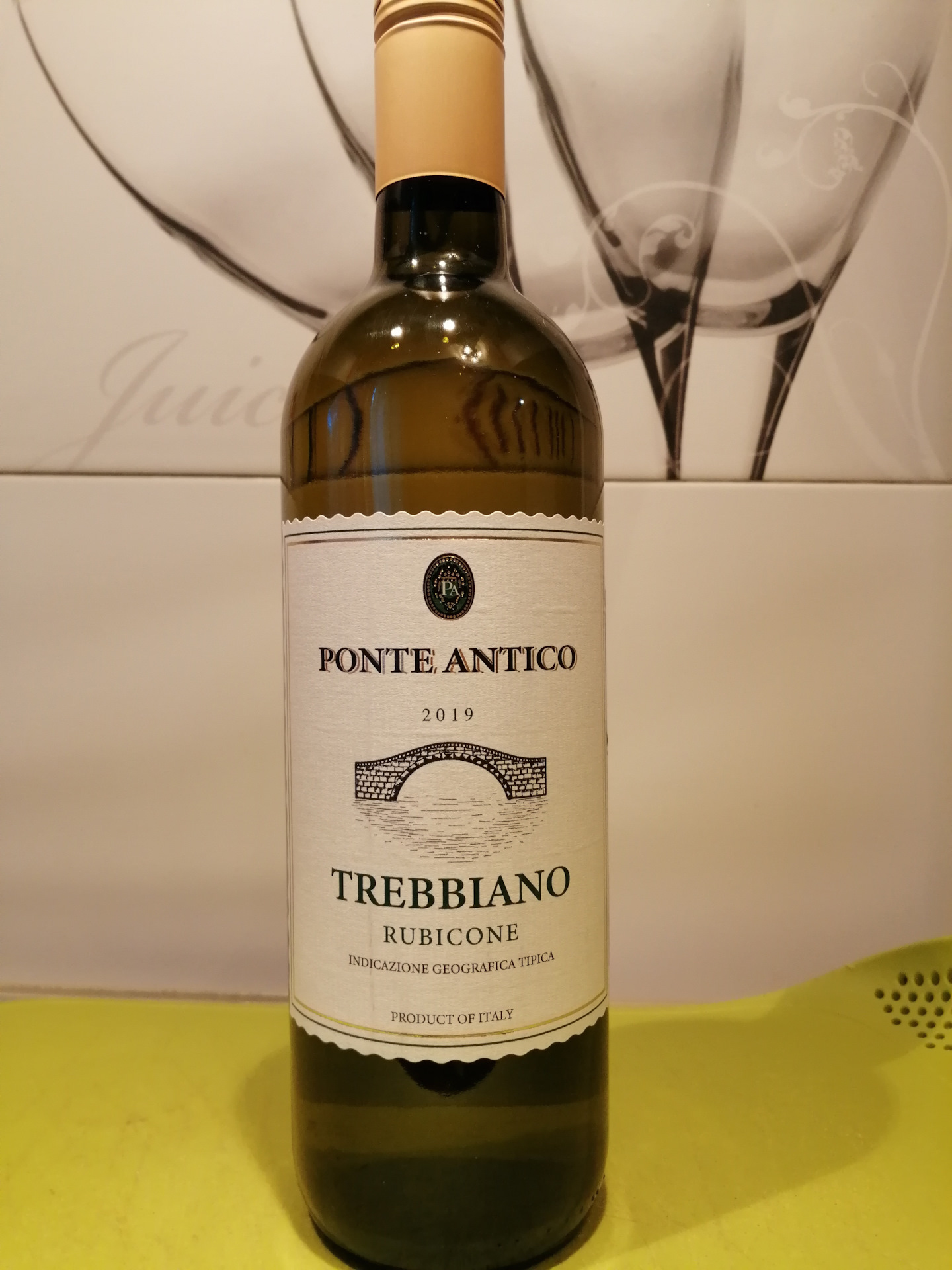 Вино рубикон. Вино Понте Антико белое сухое. Ponte Antico Trebbiano Rubicone вино. Вино Понте Антико Пино Гриджио. Белое сухое вино Понте Антико Пино.