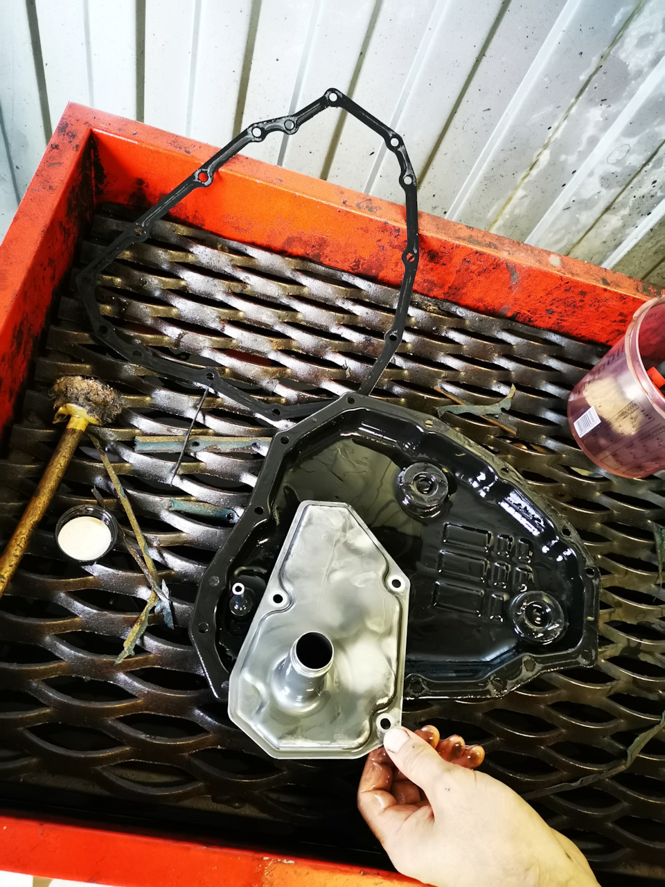 Замена масла в вариаторе Жучка — Nissan Juke (1G), 1,6 л, 2011 года ...