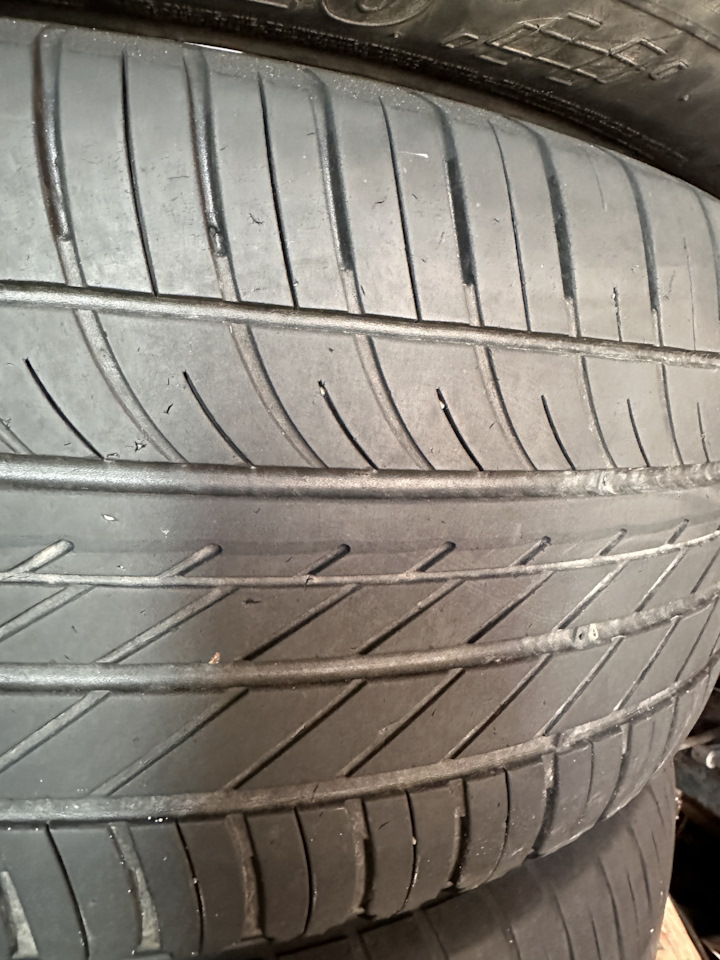 Шины летние Goodyear 255/50 R20, литые диски Land Rover 8Jx20 ET40 ...