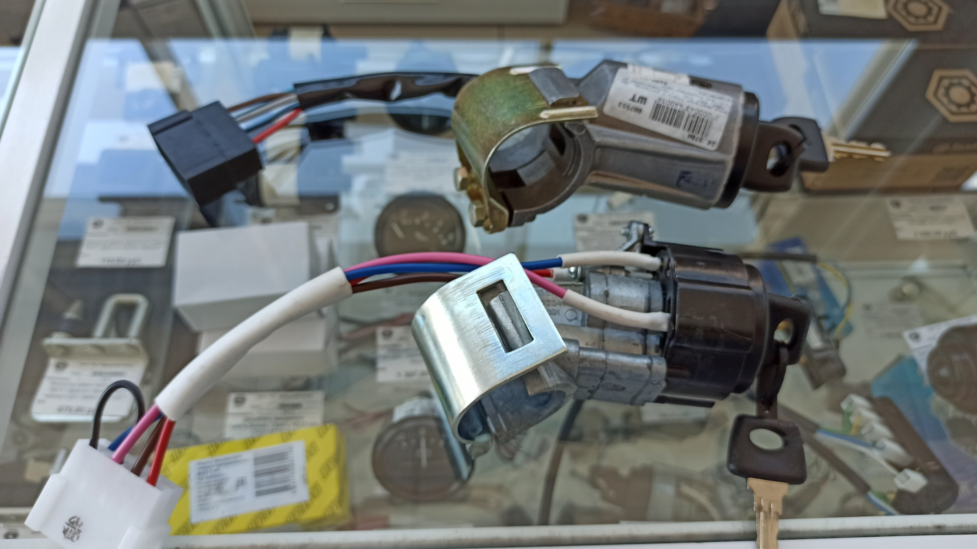 Как заменить контакты зажигания газ 3102 самому Замена замка зажигания ГАЗ 3102, 2,3 л, 1998 года своими руками DRIVE2