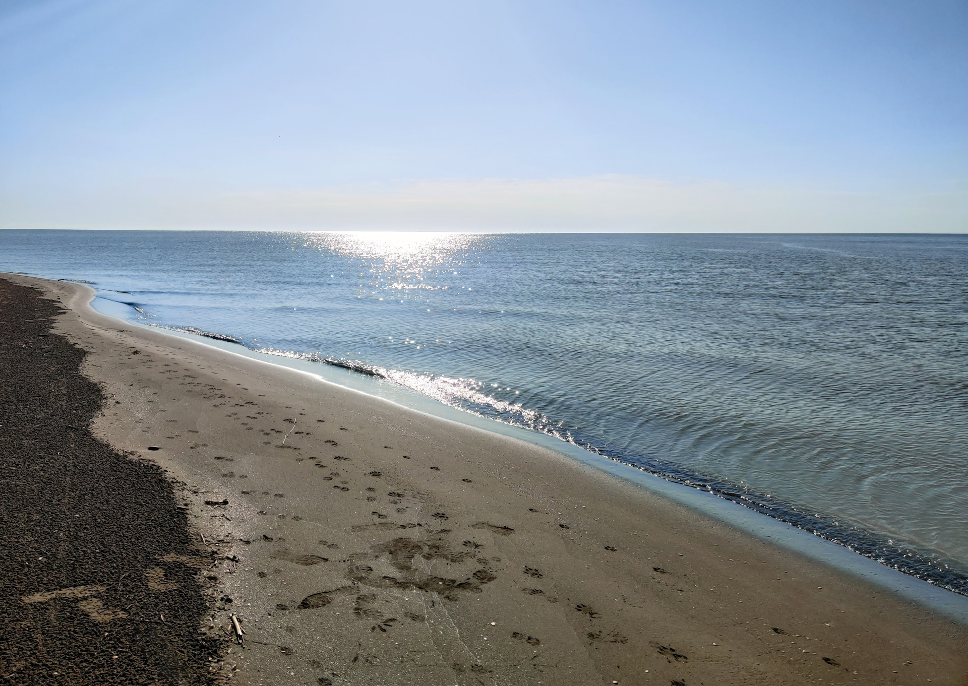 Каспийское море избербаш. Дагестан Избербаш море. Берег Каспийского моря Избербаш. Каспий море Дагестан.