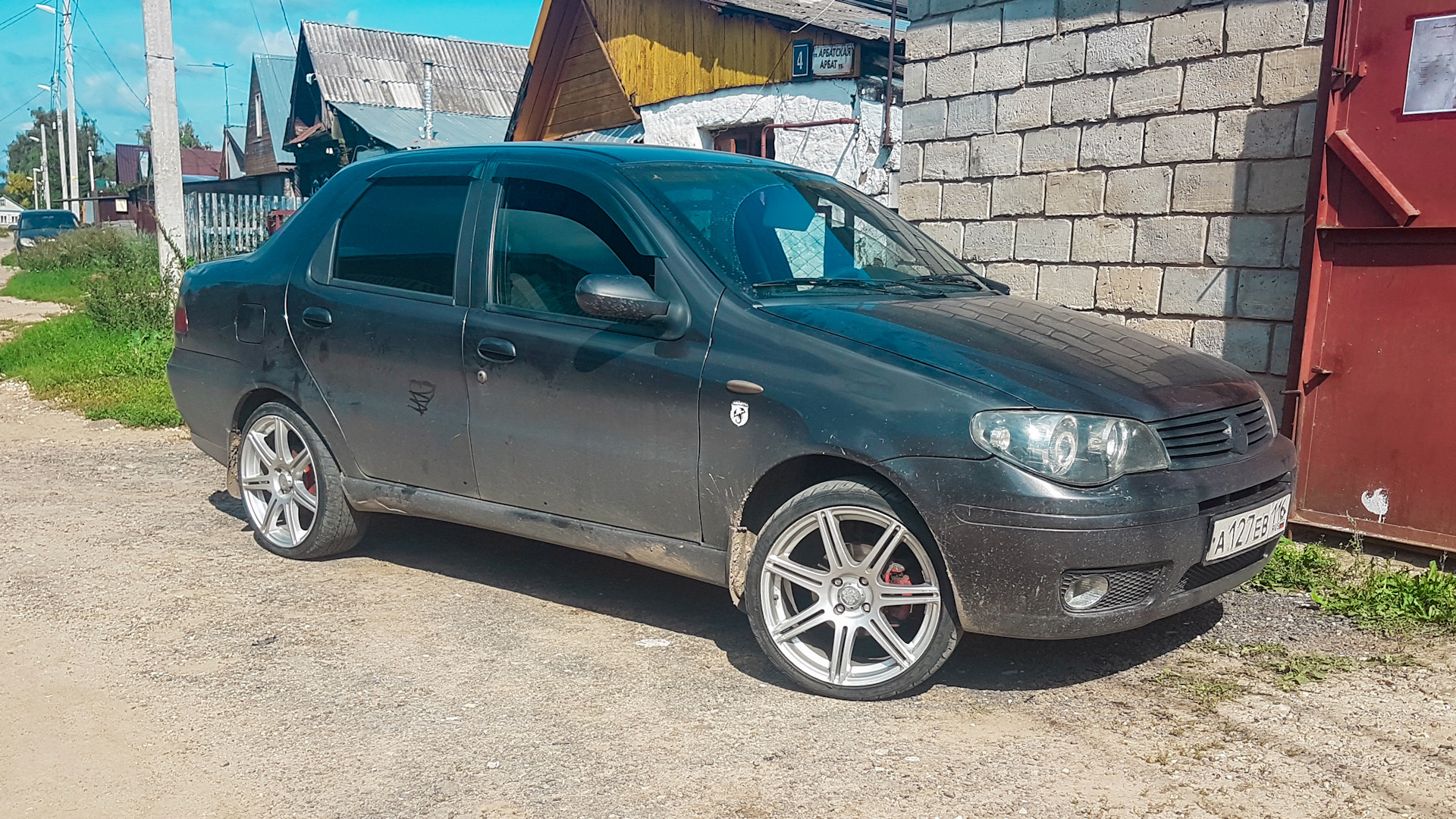 Какие диски фиат альбеа. Fiat Albea r17. Диски Fiat Albea r16. Фиат Альбеа r16. Фиат Альбеа 1.4.