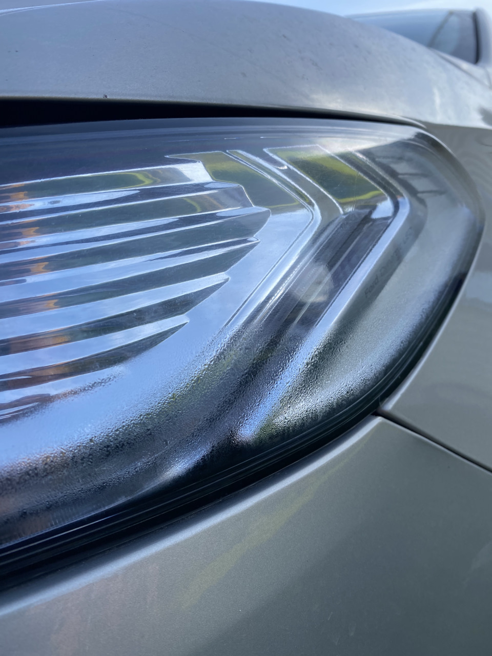 Запотевание фары — Ford Mondeo V, 2,5 л, 2015 года | другое | DRIVE2