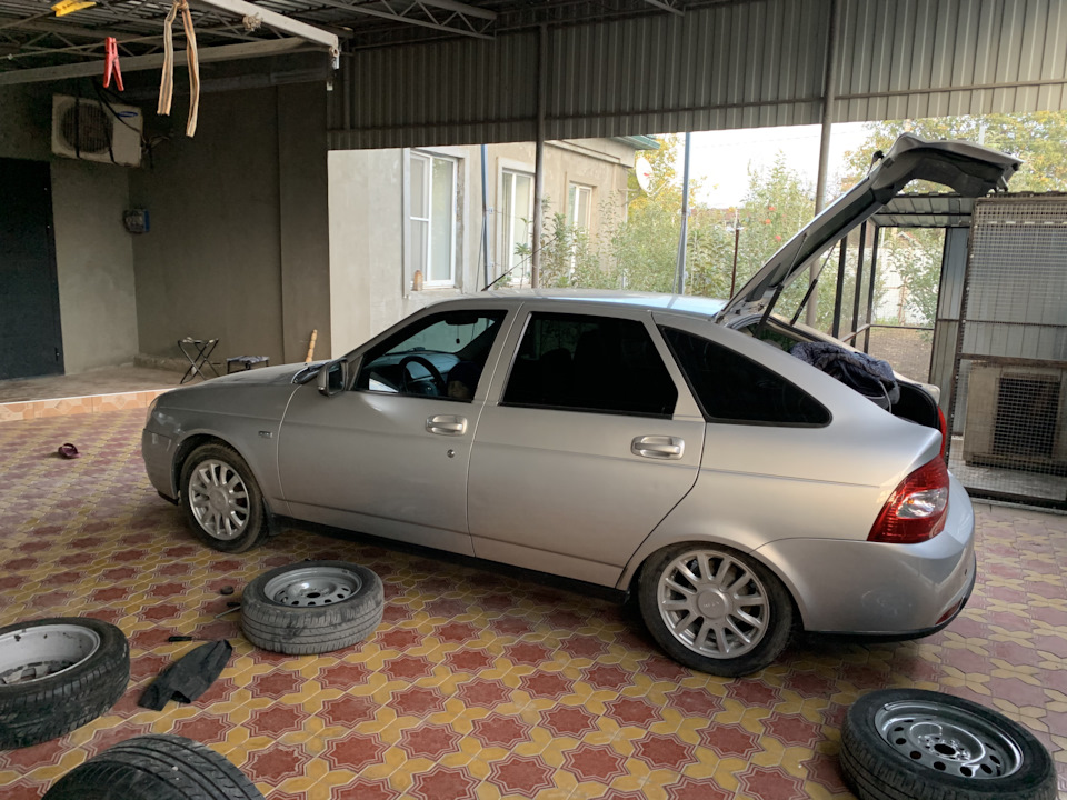 Поставил диски — Lada Приора хэтчбек, 1,6 л, 2013 года | колёсные диски ...