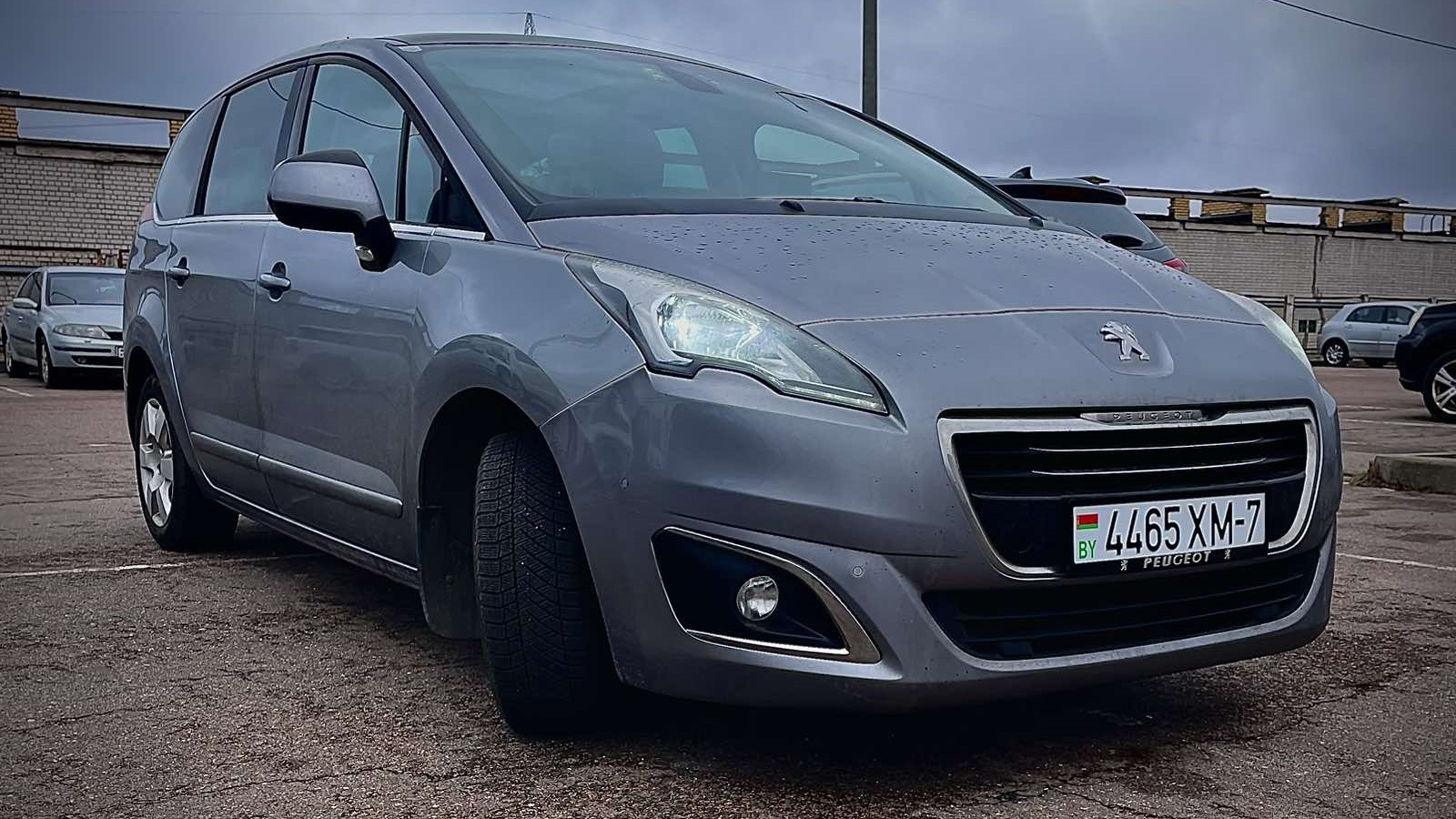 Peugeot 5008 (1G) 1.6 дизельный 2015 | Рестайлинг Машина отца на DRIVE2