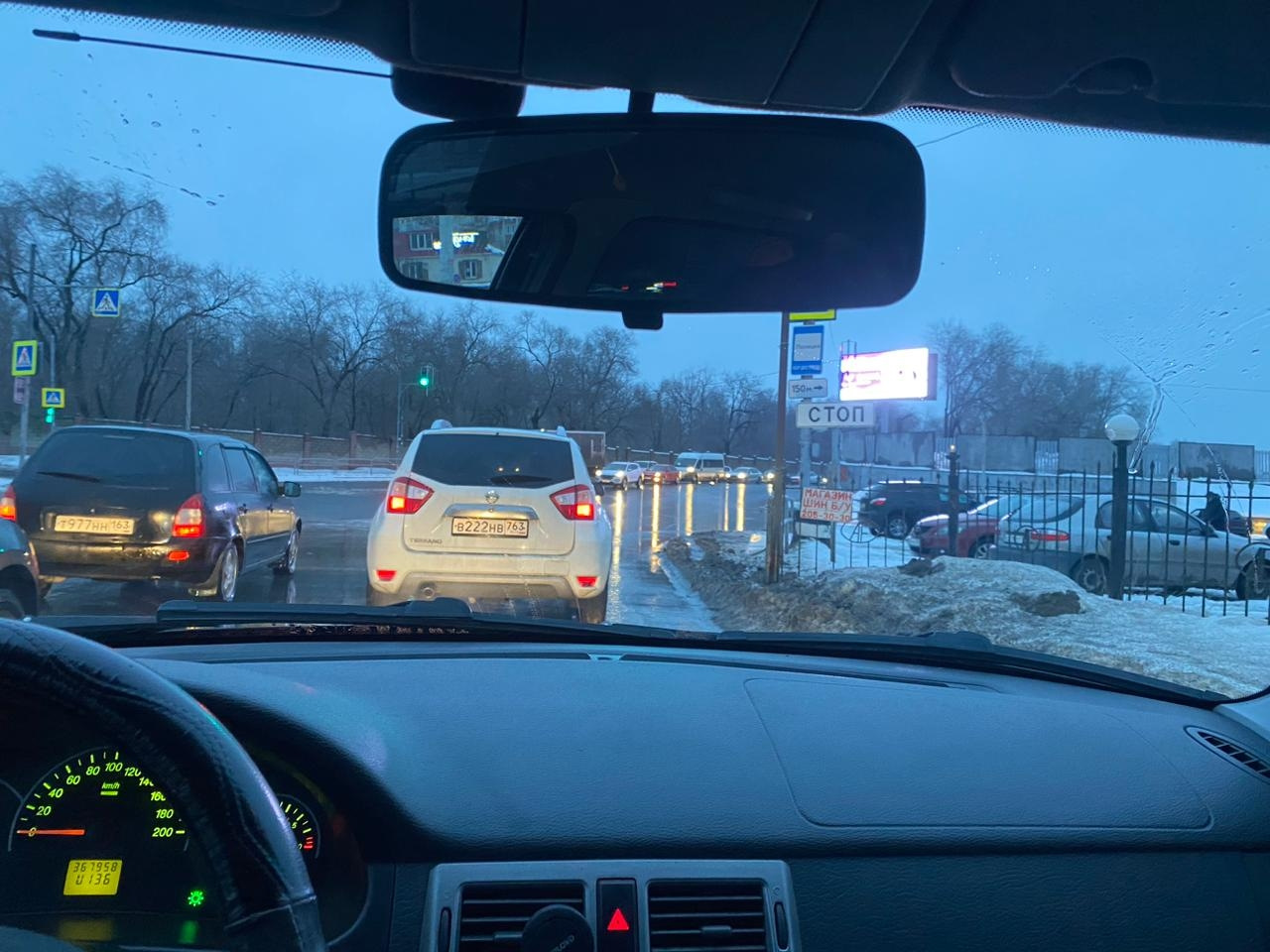 Замена лобового стекла — Lada Приора седан, 1,6 л, 2013 года | визит на ...