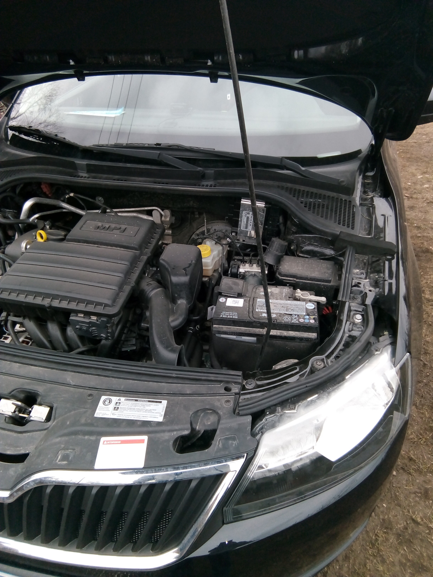 4. подкапотка шкода рапид. шкода рапид 2017 под капотом. шкода рапид капот 2020 капот. рапид под капотом.