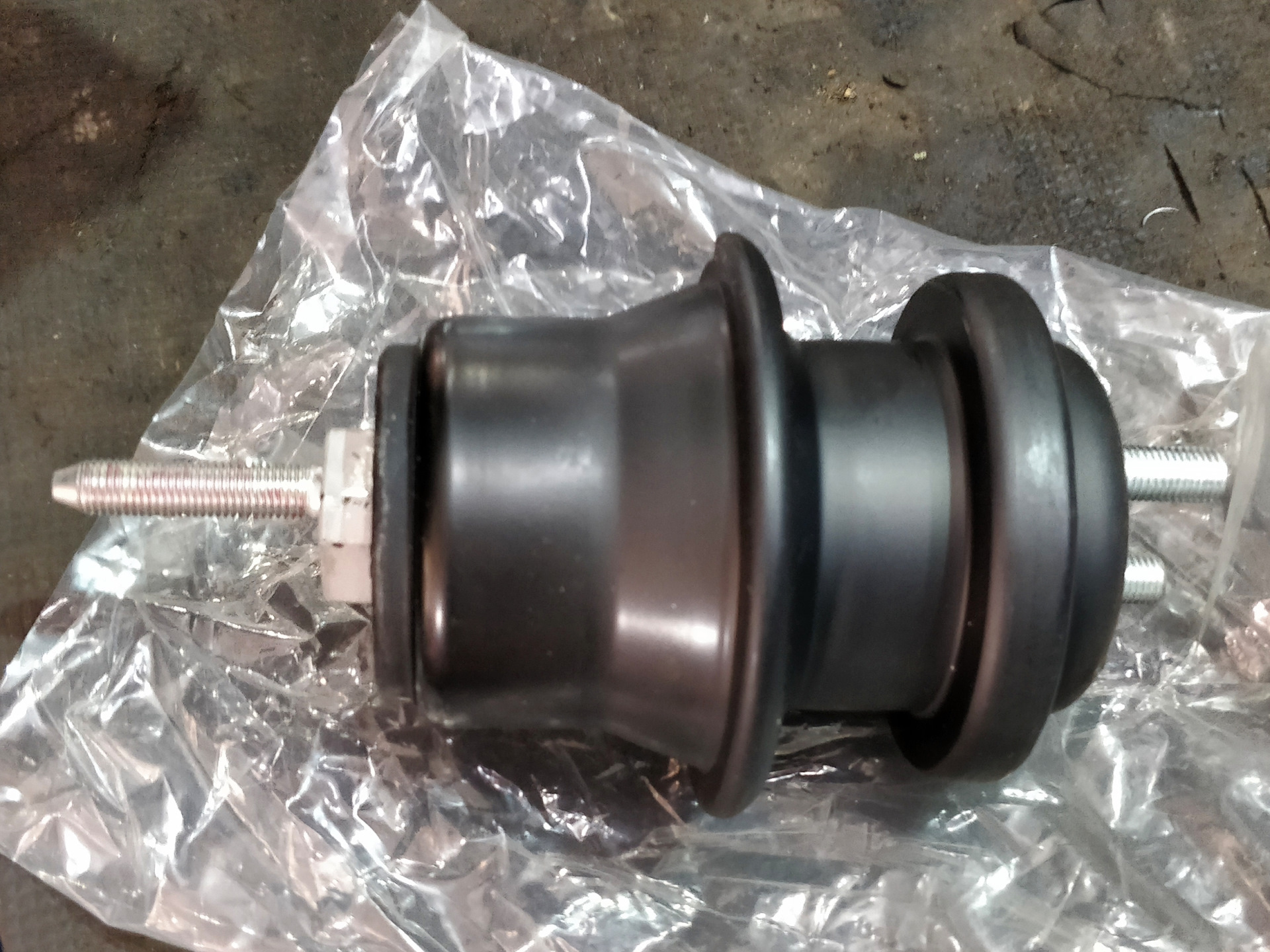 Замена опоры задней левой стойки - Subaru Outback (BP), 2,5 л, 2004 года своими