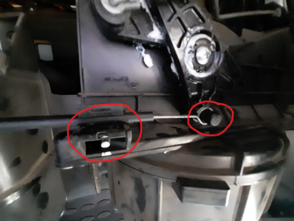 Замена салонного фильтра — Hyundai Getz, 1,4 л, 2008 года | расходники ...