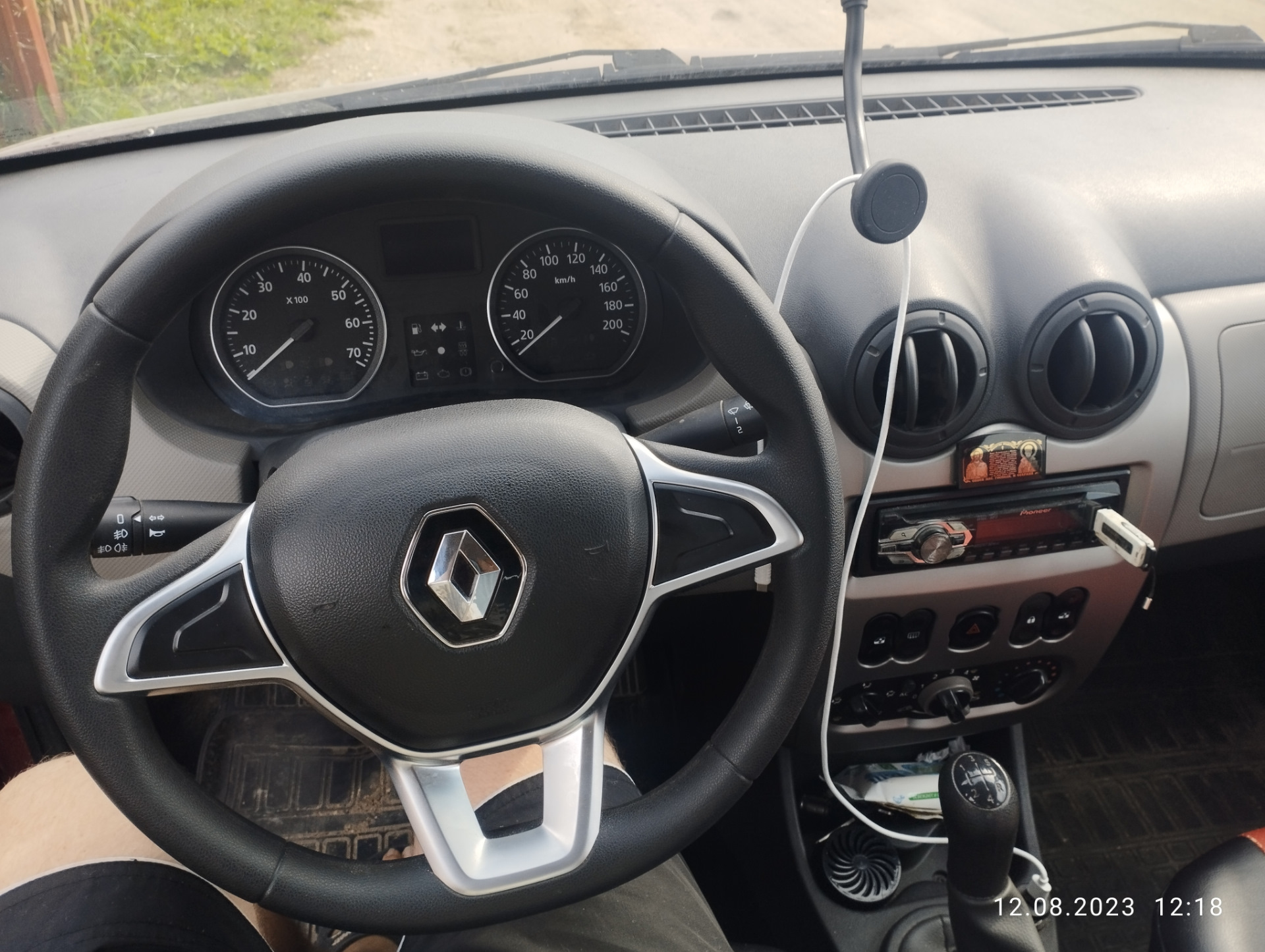 Руль от логан 2 в логан 1 — Renault Logan (1G), 1,4 л, 2011 года ...