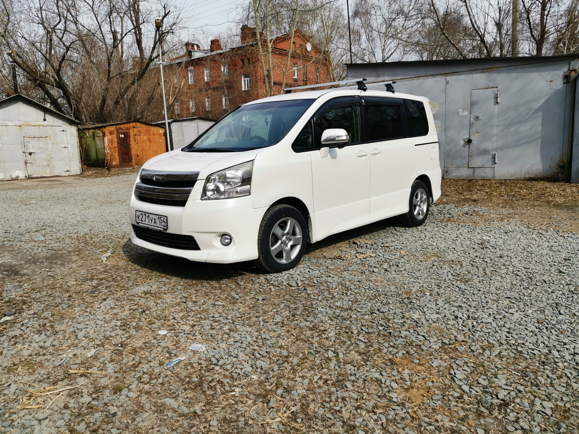 Ной 16. Ноах 2. Toyota Noah 2020. Тойота Ноах 2011 год. 205 65 16 Noah 4wd.