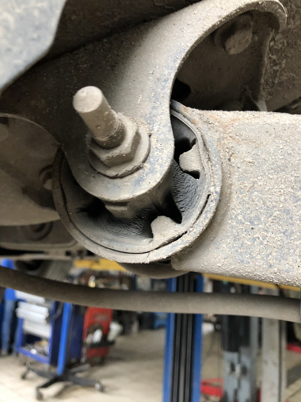 Сайлент левый — Citroen C4 L