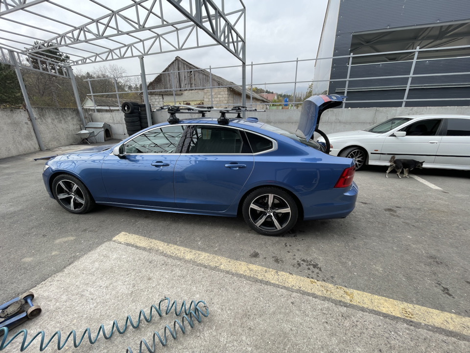 Переклеил плавник и подготовил машину к зиме — Volvo S90 (2G), 2 л ...