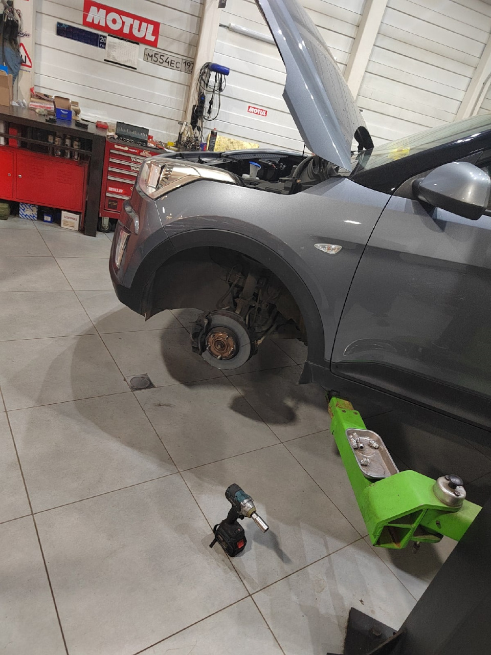 Заменил колодки — Hyundai Creta (1G), 1,6 л, 2019 года | визит на ...