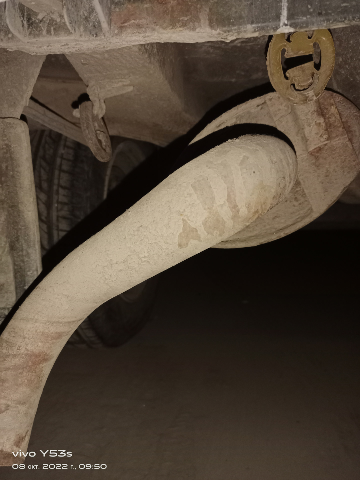 Спионерили демпфер выхлопной трубы — Lada 2114, 1,6 л, 2010 года ...