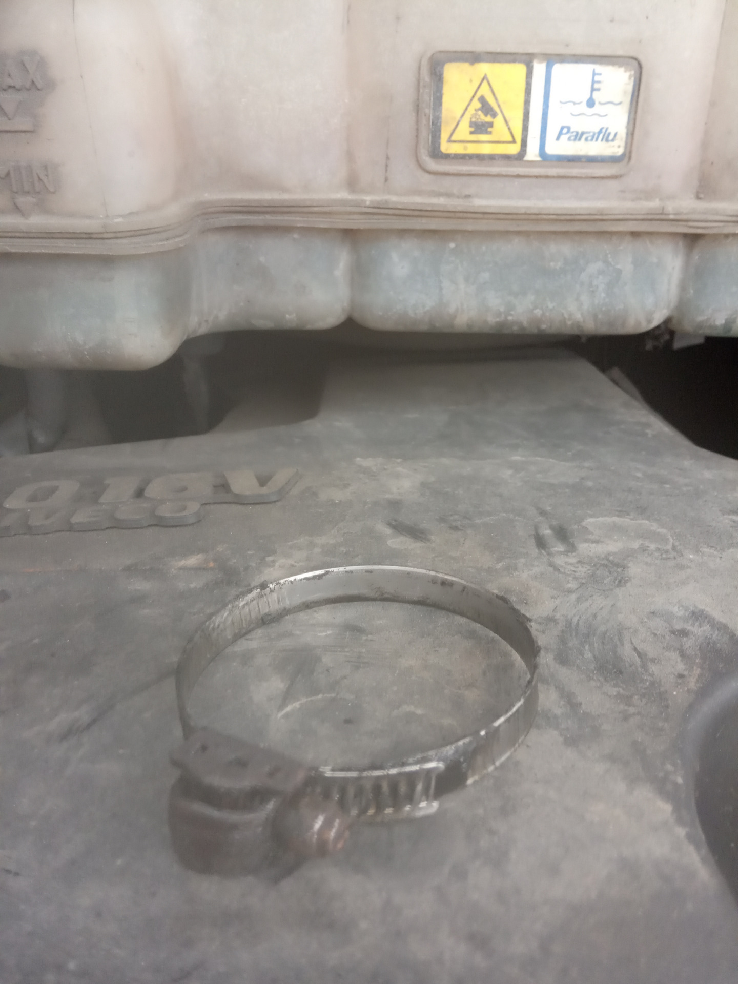 Хомуты распустились на со и на патрубках от турбины до коллектора ...