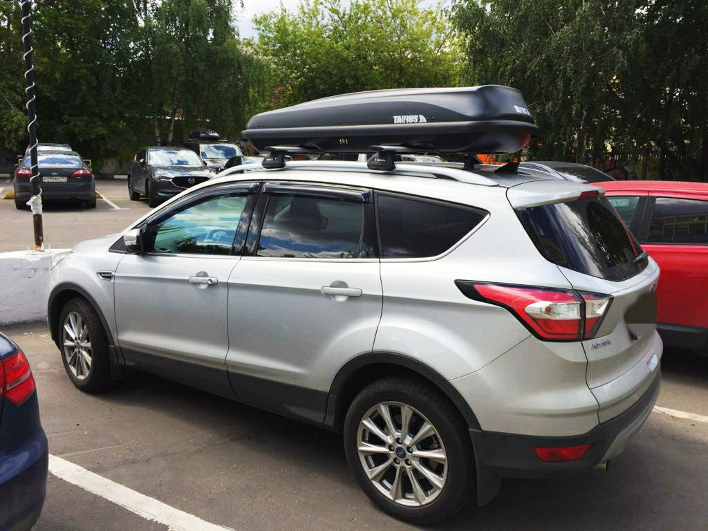 Ford Kuga багажник