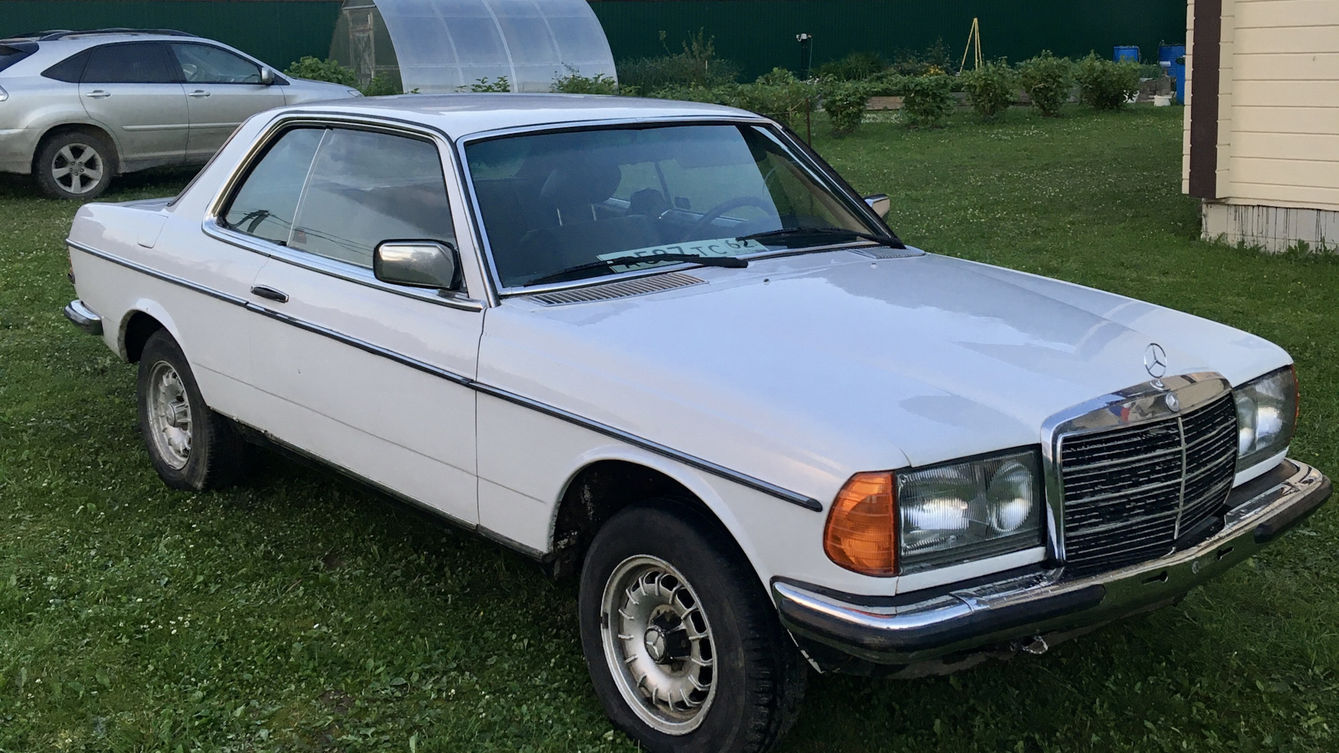 Mercedes-Benz W123 2.5 бензиновый 1979 | 𝖂𝖆𝖑𝖐𝖎𝖓𝖌 𝕯𝖊𝖆𝖉 на DRIVE2