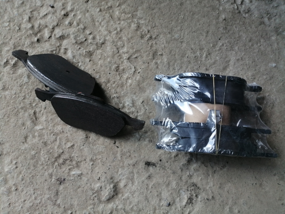 Тормозные колодки — Ford Focus Hatchback III, 1,6 л, 2011 года ...