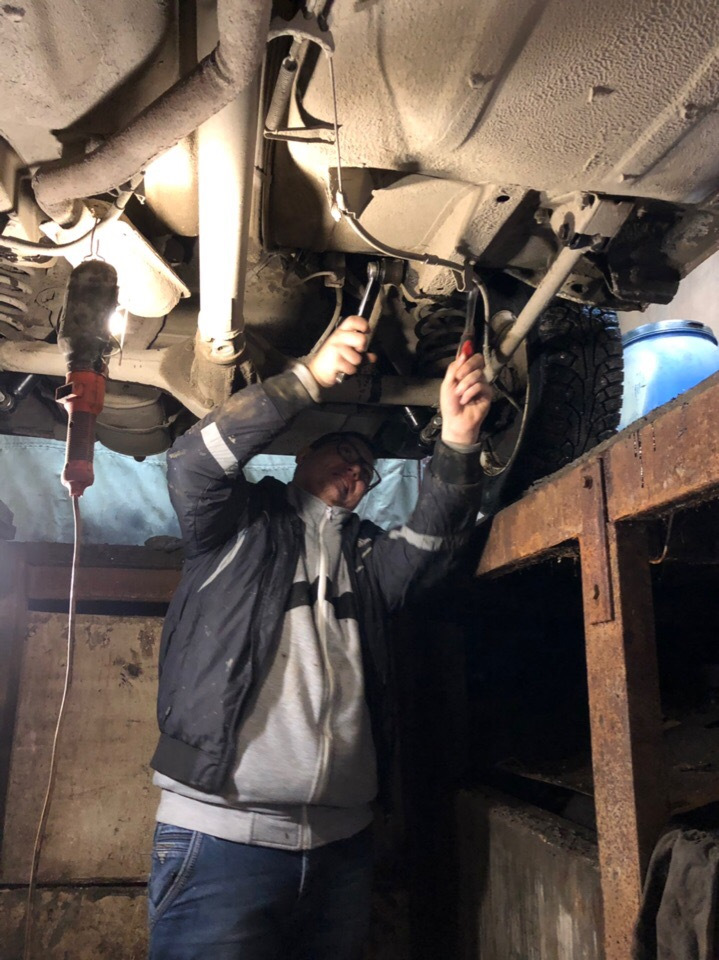 Замена задних реактивных тяг и установка задних амортизаторов "Нива ...