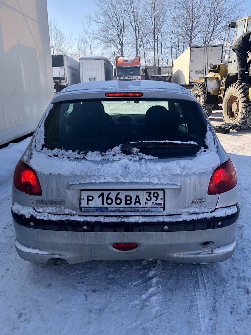 Замена лампы стоп сигнала + дополнительный стоп сигнал — Peugeot 206, 1,4  л, 2004 года | электроника | DRIVE2