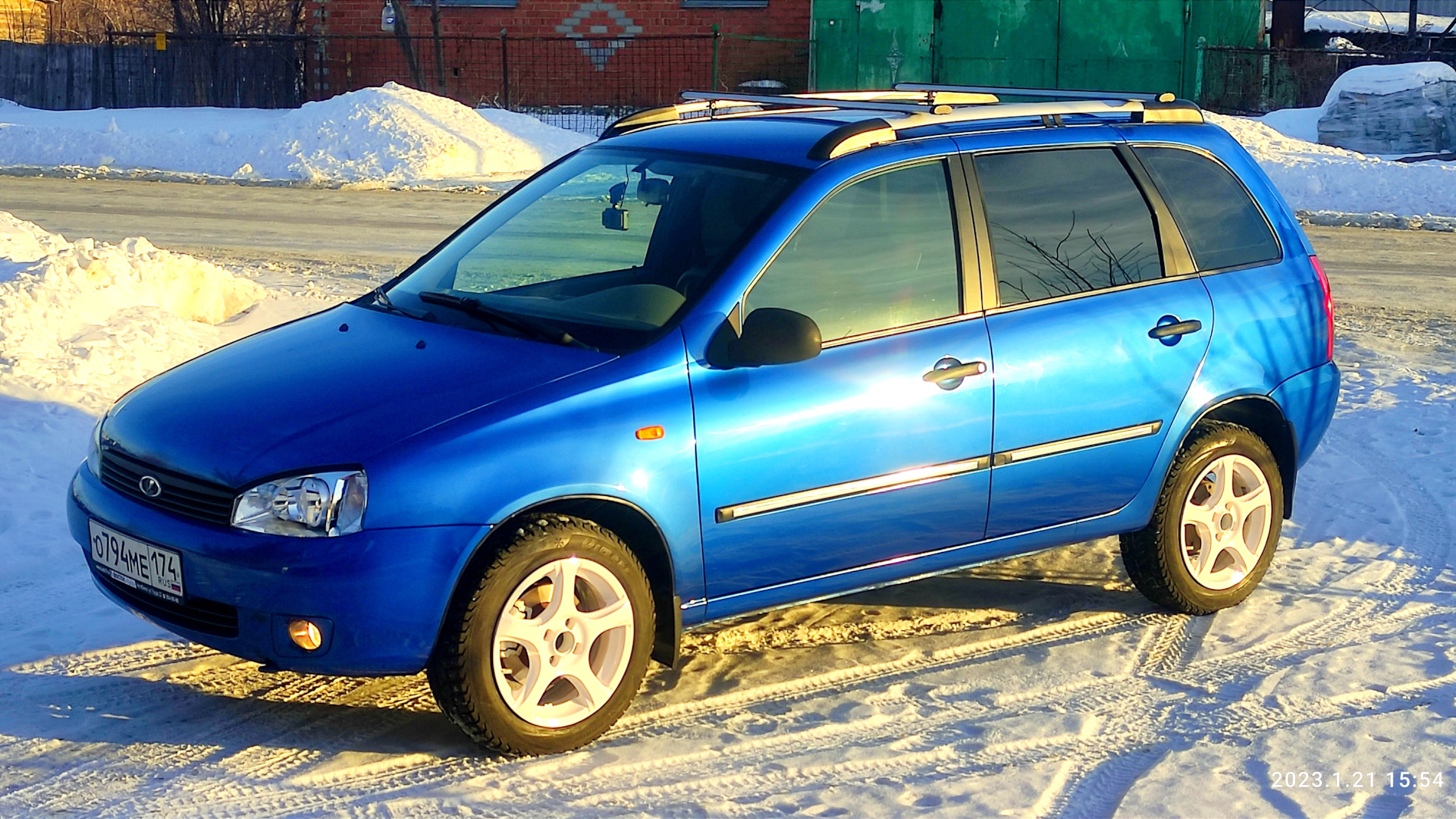 Lada Калина универсал 1.6 бензиновый 2008 | Ярко-синий 