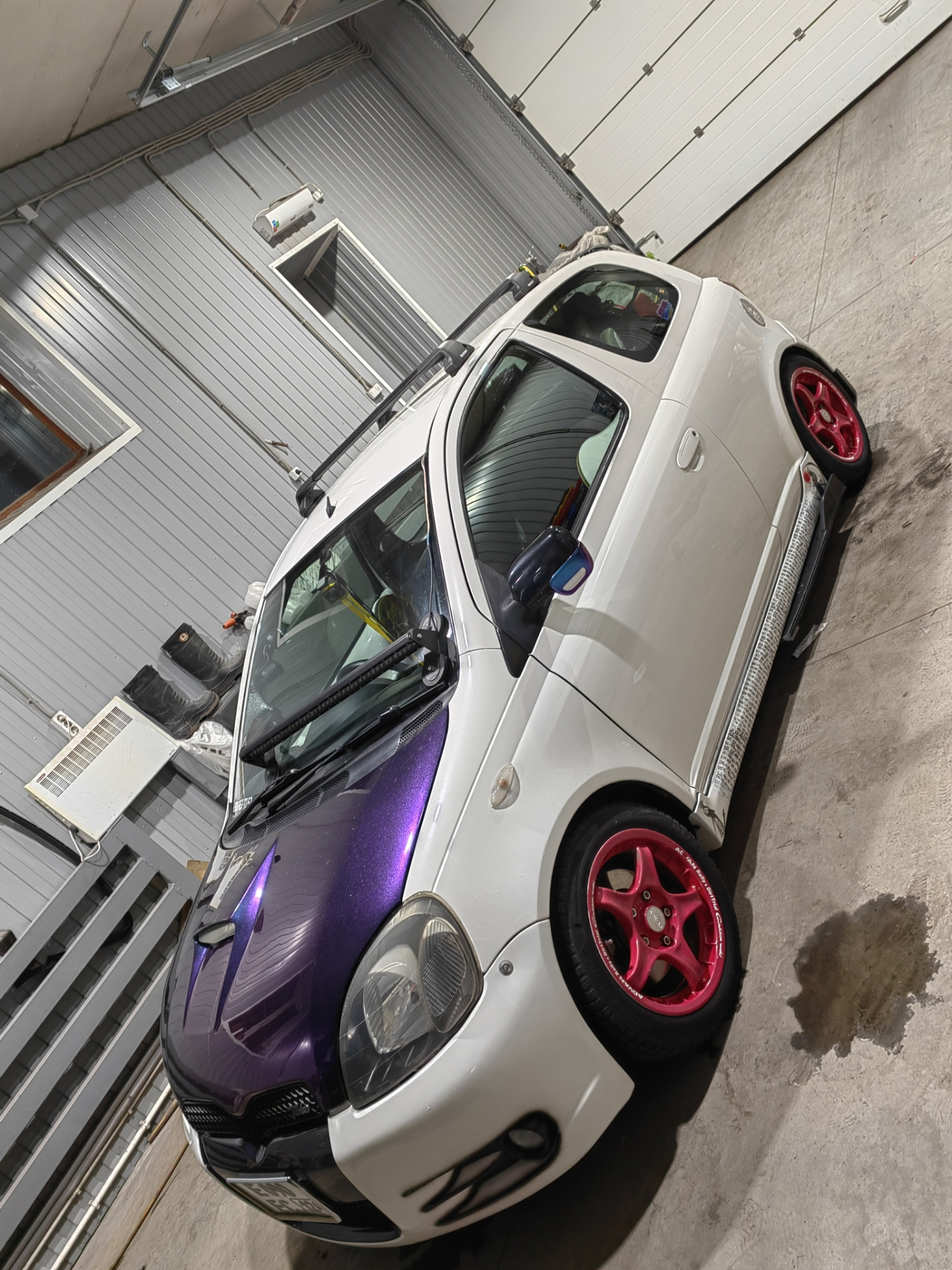 #77. Установка поперечных рейлингов. — Toyota Vitz (10), 1,5 л, 2001 ...