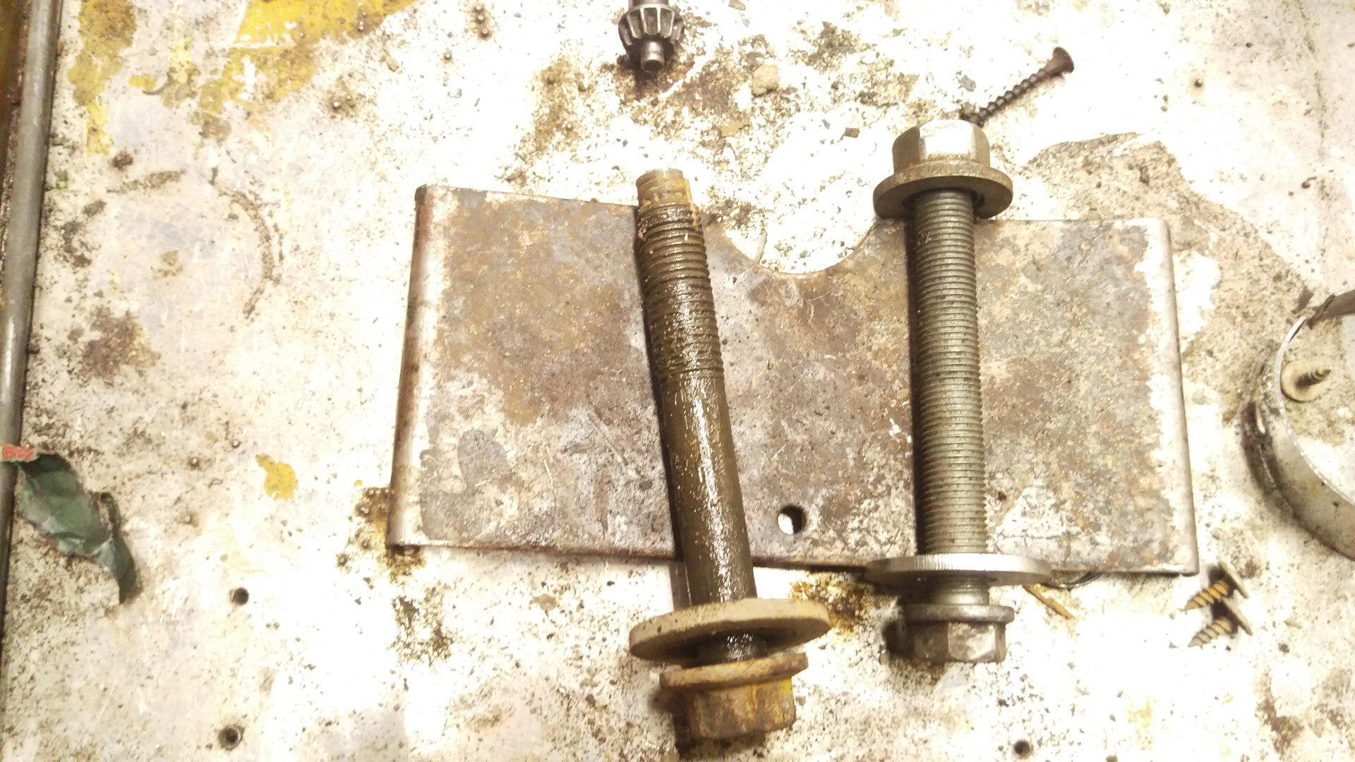 ЗАМЕНА АМОРТИЗАТОРОВ ЗАДНИХ НА XC-70 — DRIVE2