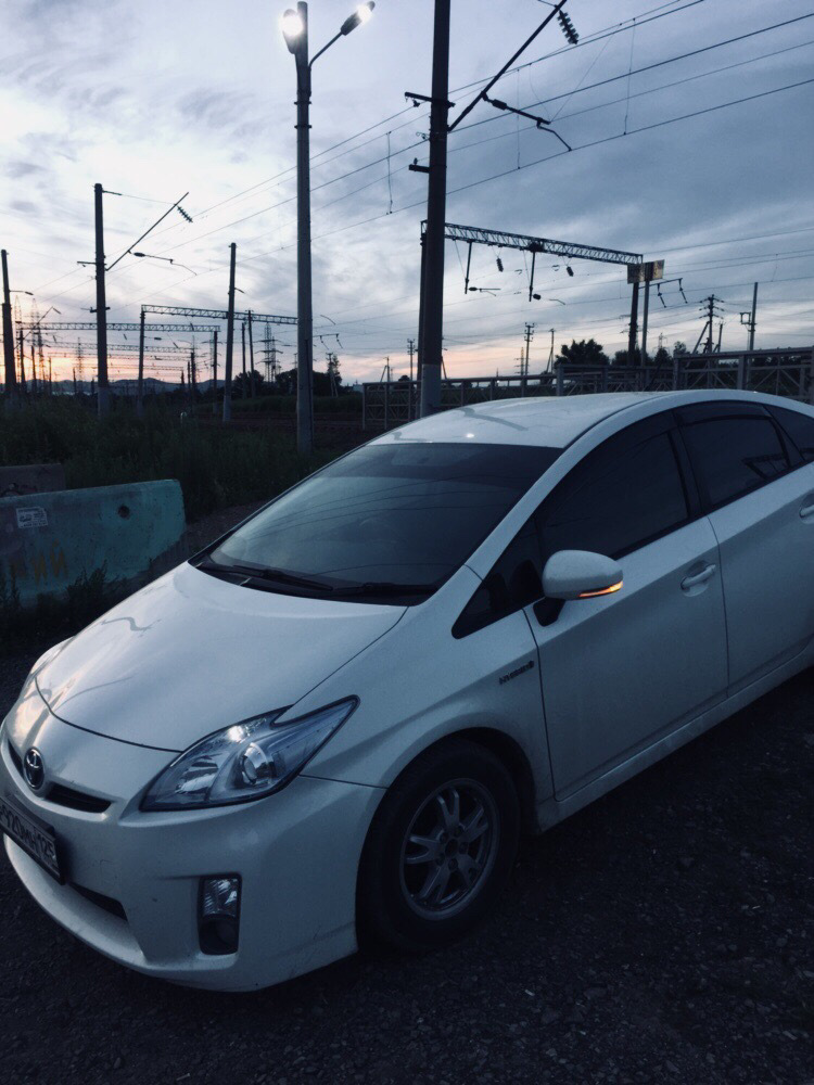 Огни в ухи — Toyota Prius (30), 1,8 л, 2011 года | стайлинг | DRIVE2