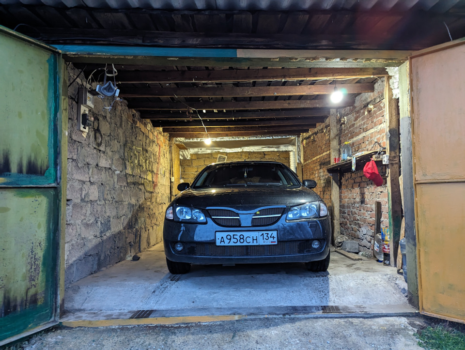 #240 Задняя щетка — Nissan Almera II (N16), 1,5 л, 2005 года ...
