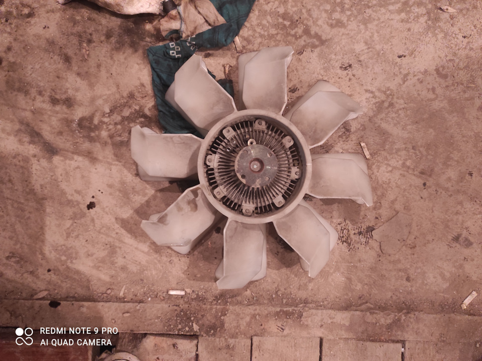 Замена крыльчатки вентилятора — Mitsubishi Pajero (2G), 3,5 л, 1998 ...