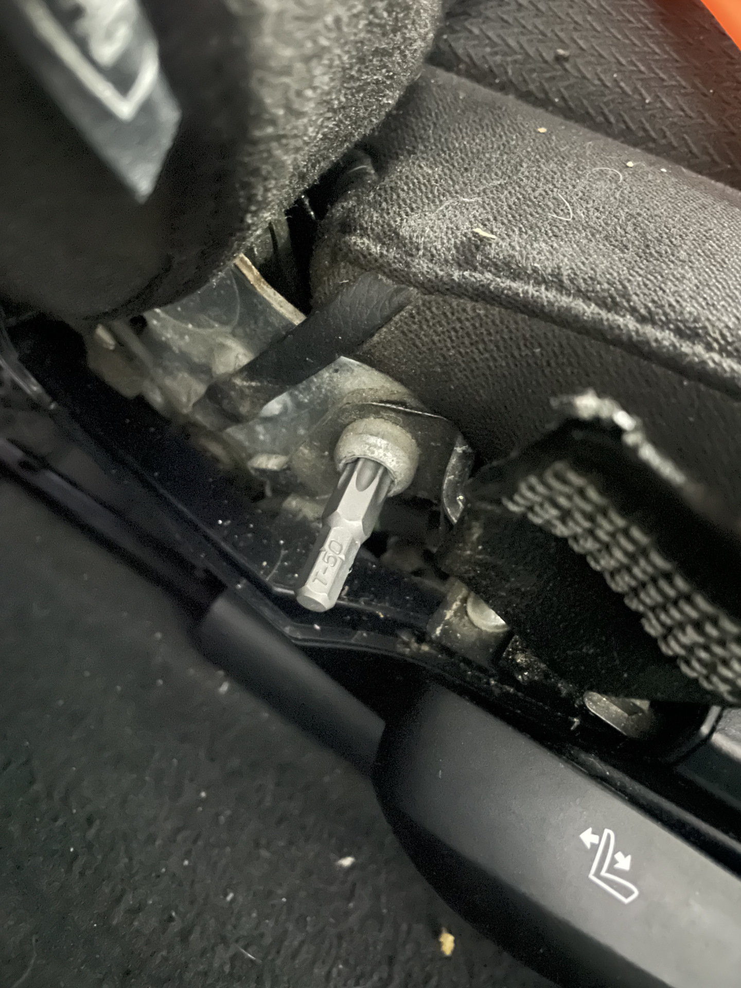 Замена ремней безопасности, или замена ленты ремня безопасности на ...