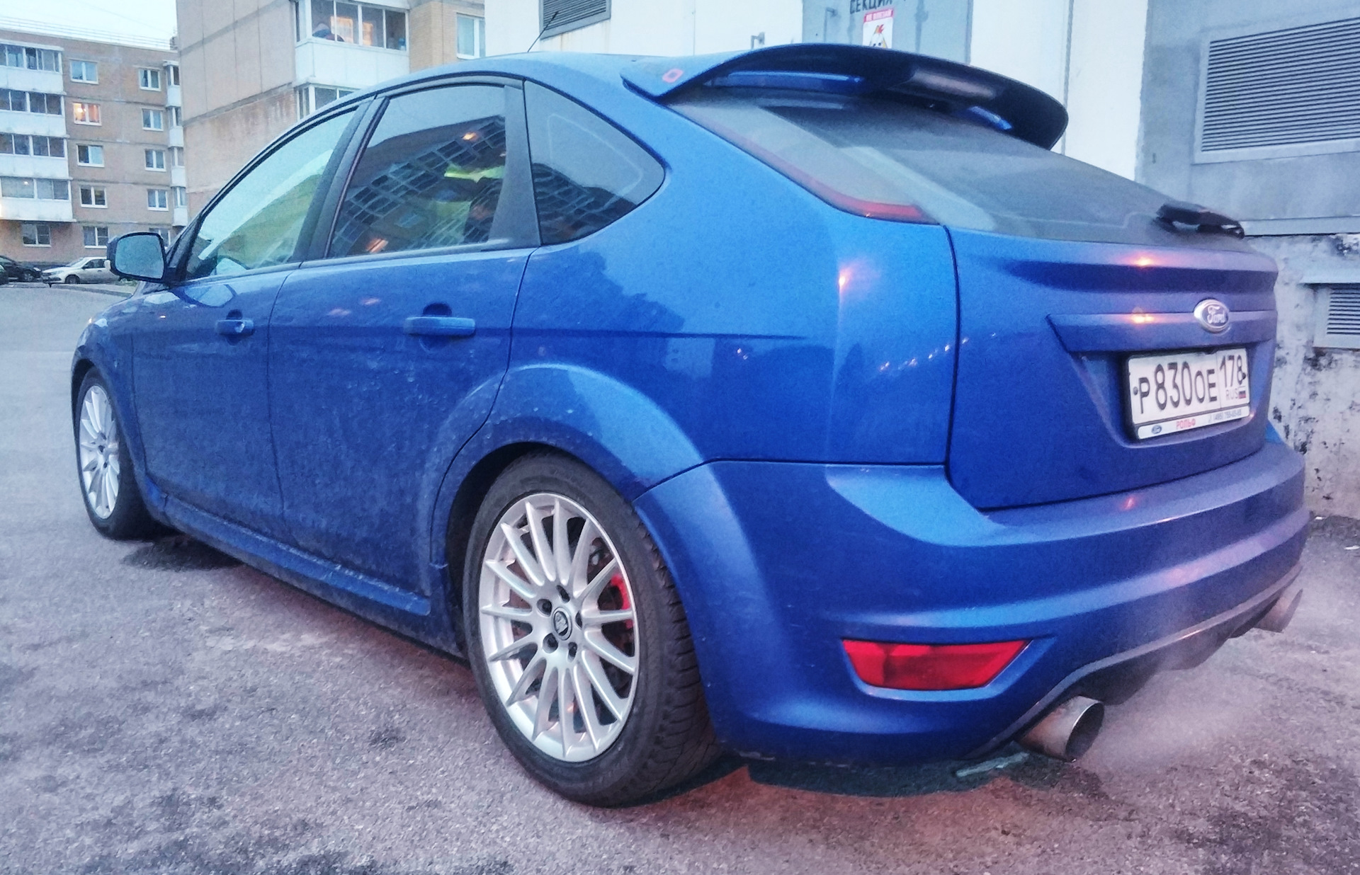 Шины ford focus 2. Ford Focus 2 St диски. Диски Ford Focus St r16. Ford Focus St Disk. Ford Focus RS mk2.