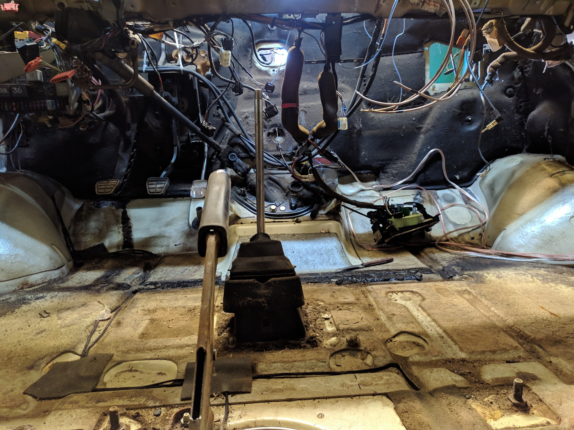 Снять печку радиатора фольксваген транспортёр т5. Заслонки печки фольксваген мульвен т 4. Моторный щит passat b6 японец. Как снять печку т4. Фольксваген транспортёр т4 печка.