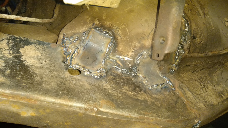 Сварка глушителя автомобиля электродом ваз 2109. 6 мм. Сварка глушителя автомобиля электродом. Пайка меди аргоном. Ваз сварка кузова электродом.