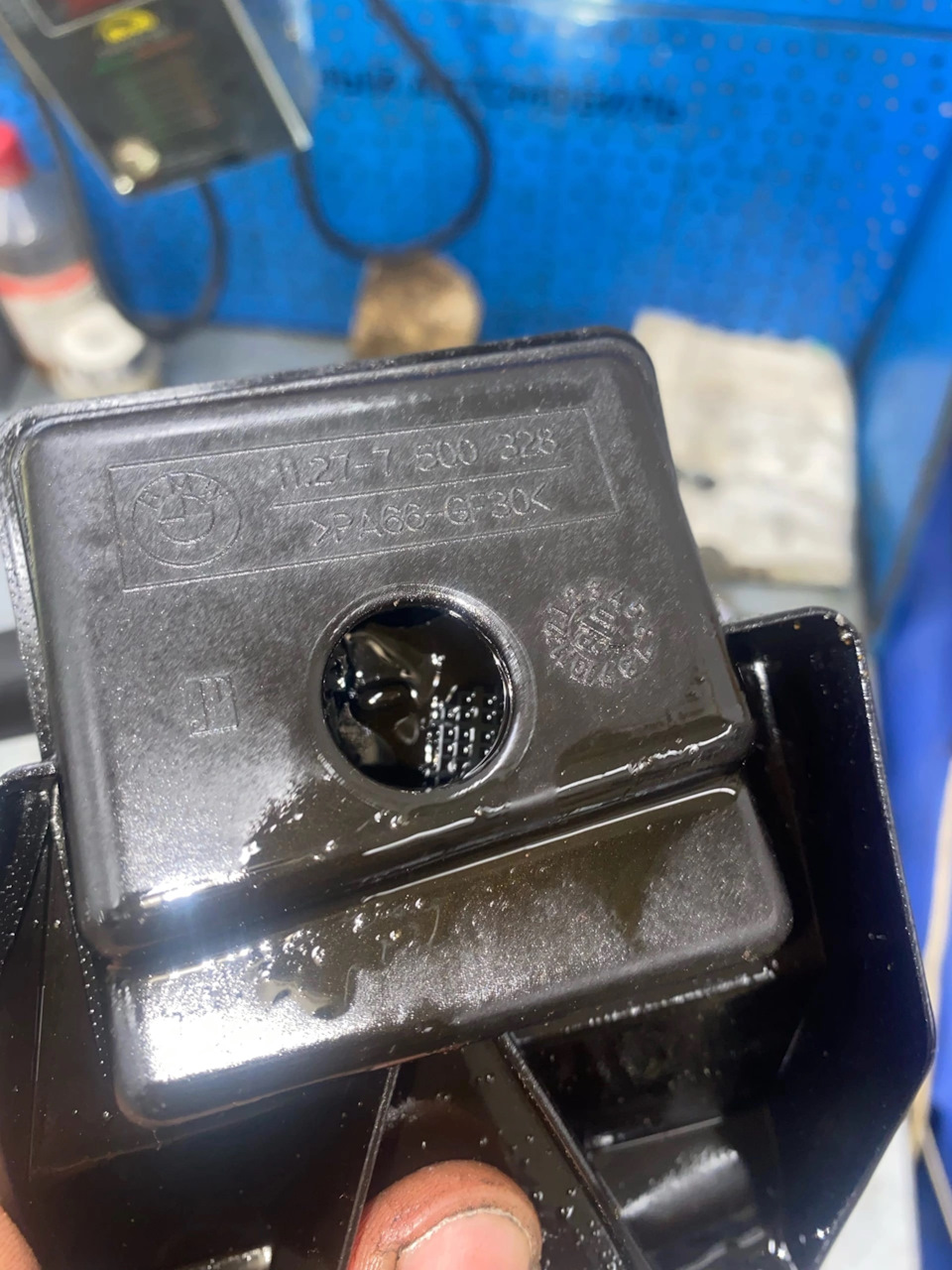 Замена маслоприемника и редукционного клапана — BMW 3 series (E90), 2 л ...