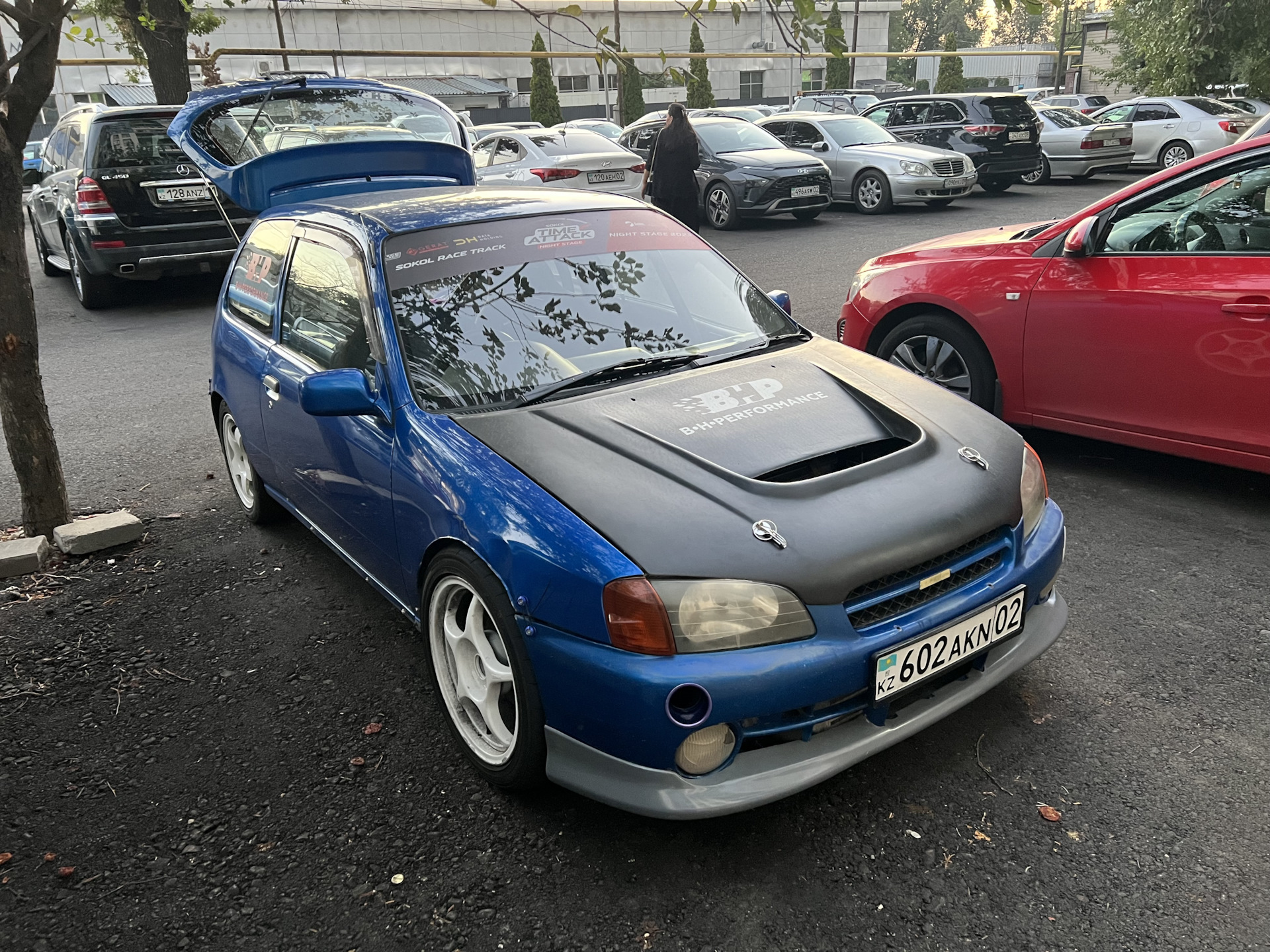 Старлет капот. Toyota Starlet 1996. Тойота Старлет 90. Боекомываел Тойота Старлет.