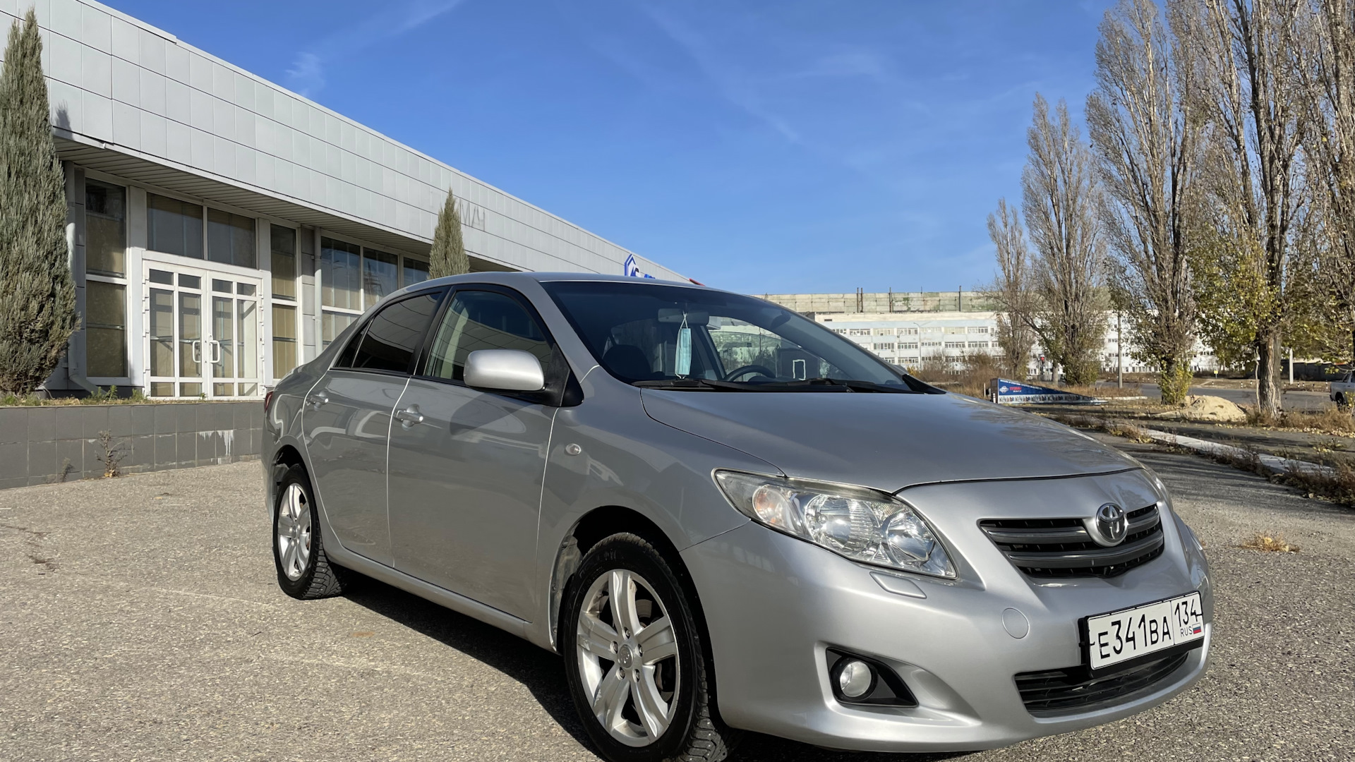 Тойота королла 1.6 робот. Toyota Corolla 1.6 AMT. Двигатель Тойота Королла 1.6 124 л.с. Тойота Королла е150 тюнинг. Тойота Королла серебристая на штампах.