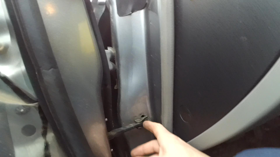 Бьет в педаль и руль на скорости при торможении — KIA Spectra, 1,6 л ...