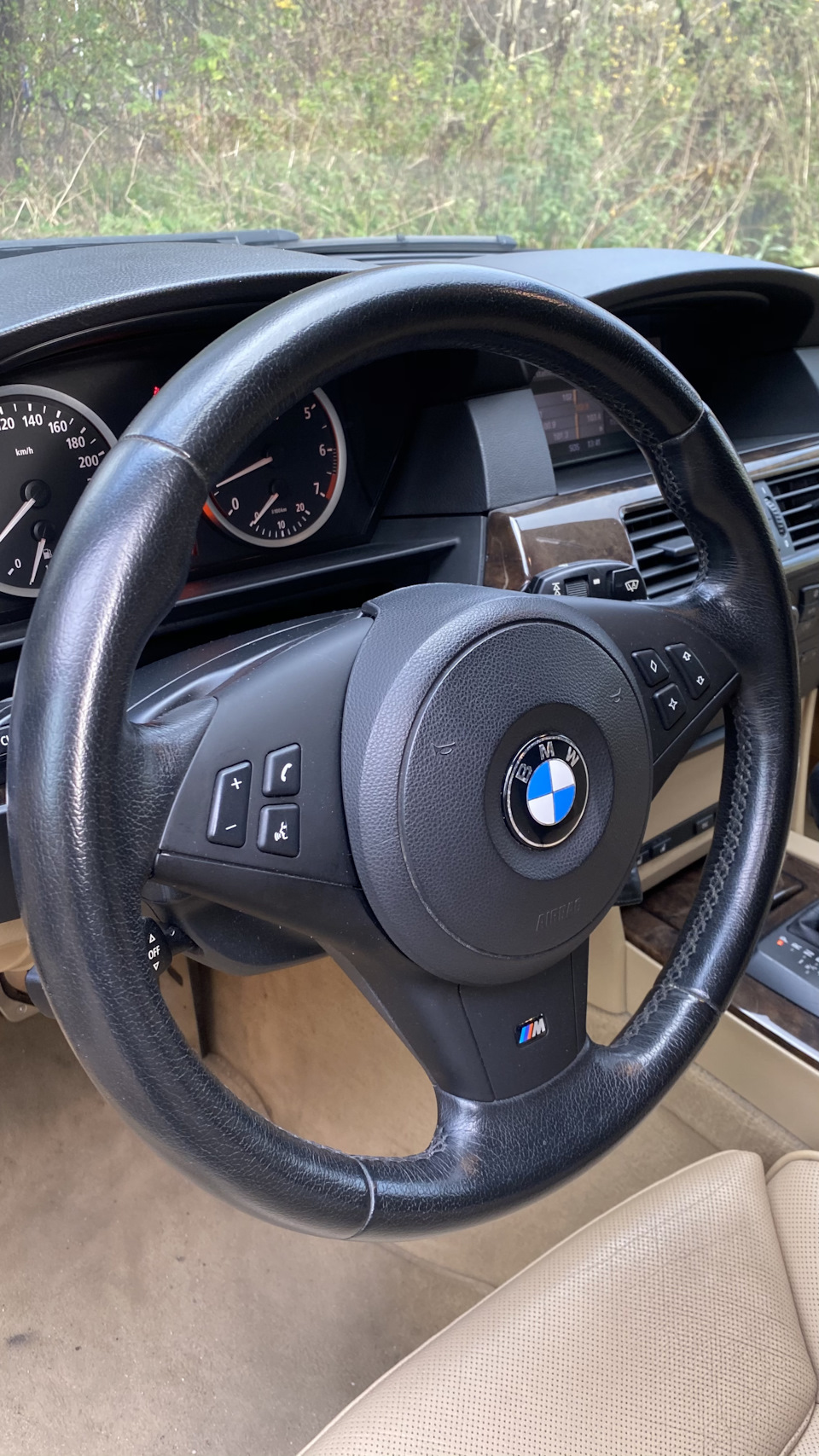 M спортивное рулевое колесо с НПБ, кожа — BMW 5 series (E60), 3 л, 2004 ...