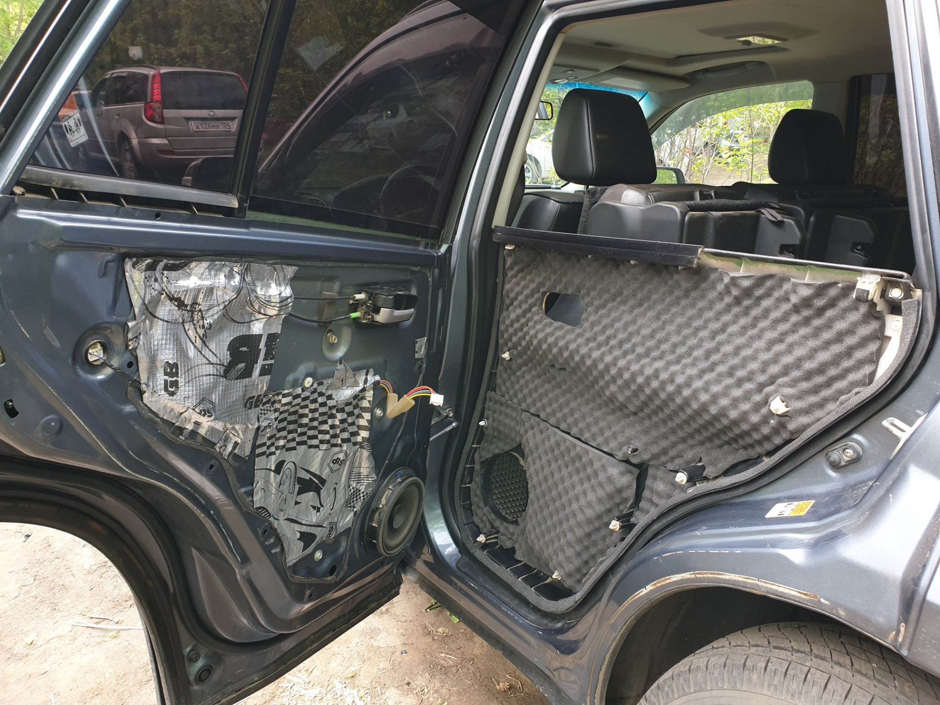 Шумоизоляция сузуки гранд витара. Suzuki grand vitara шумоизоляция. Сузуки витара шумоизоляция. Сузуки витара шумоизоляция. Шумоизоляция сузуки эртига.