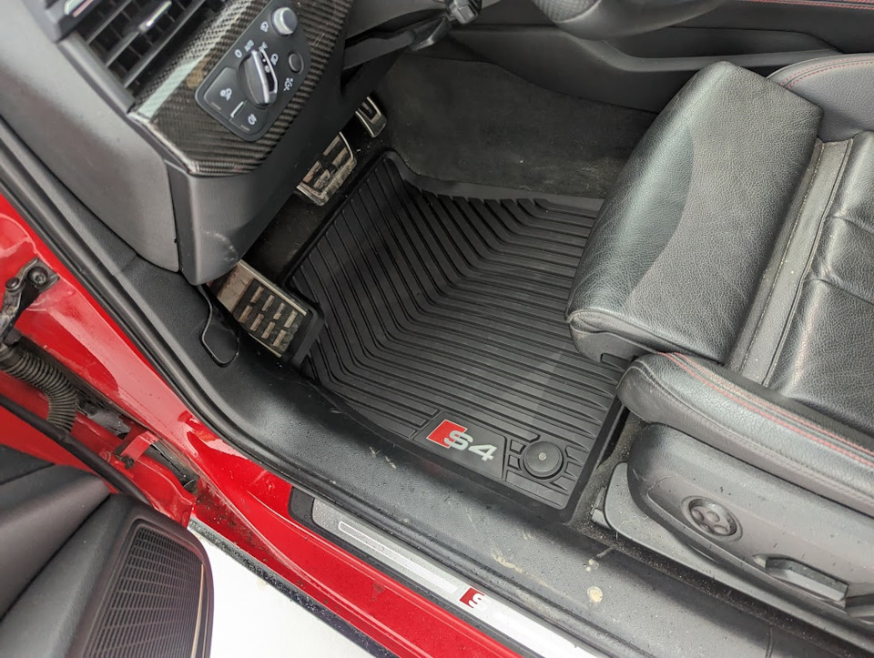 Коврики S4 — Audi A4 (B9), 2 л, 2017 года | аксессуары | DRIVE2