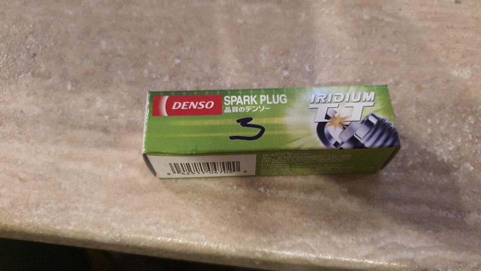 Замена свечей с оригинала на иридиевые Denso/Нагар на свечах после ...