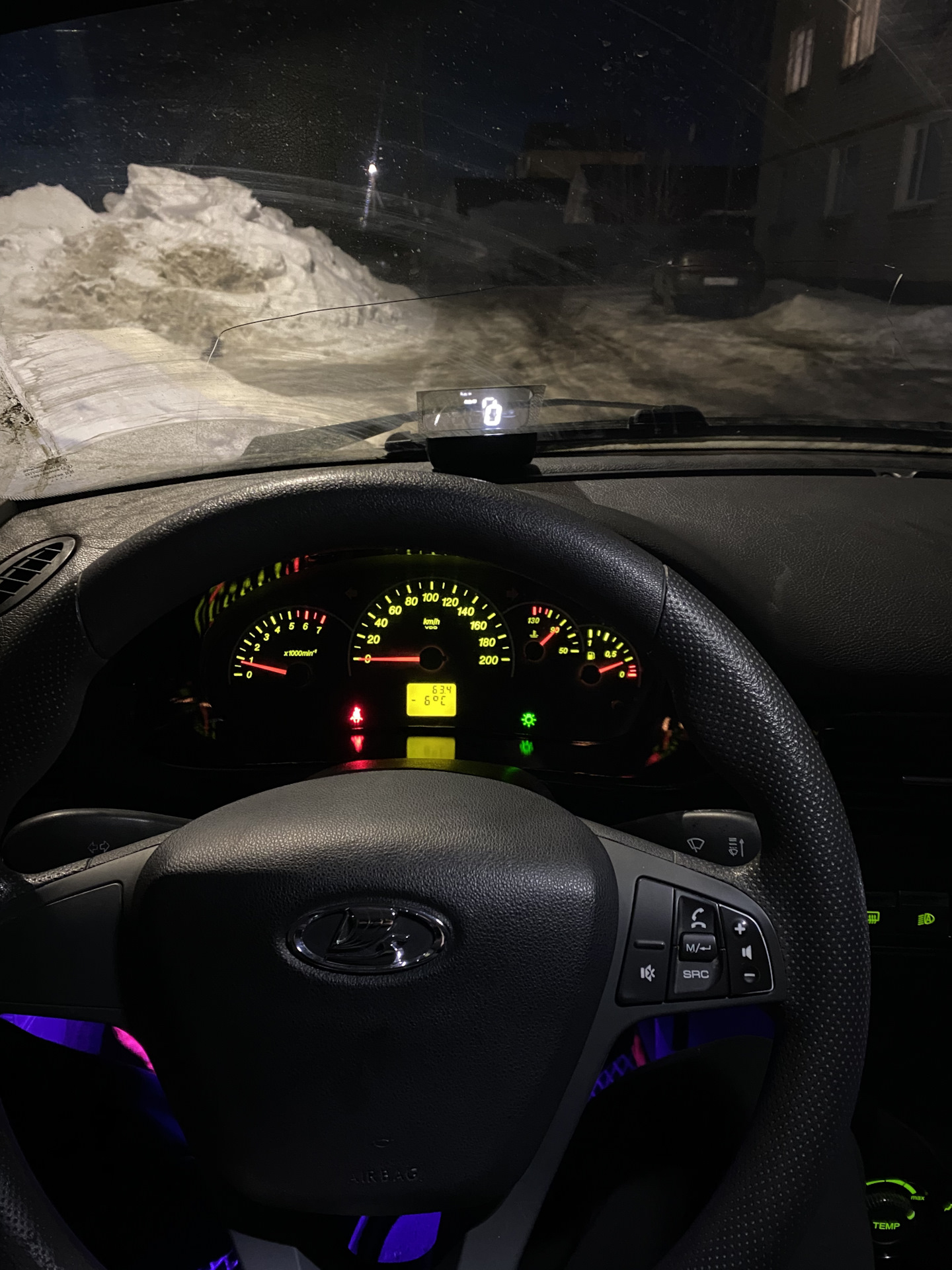 Проекция скорости на лобовое стекло — Lada Приора хэтчбек, 1,6 л, 2011 ...