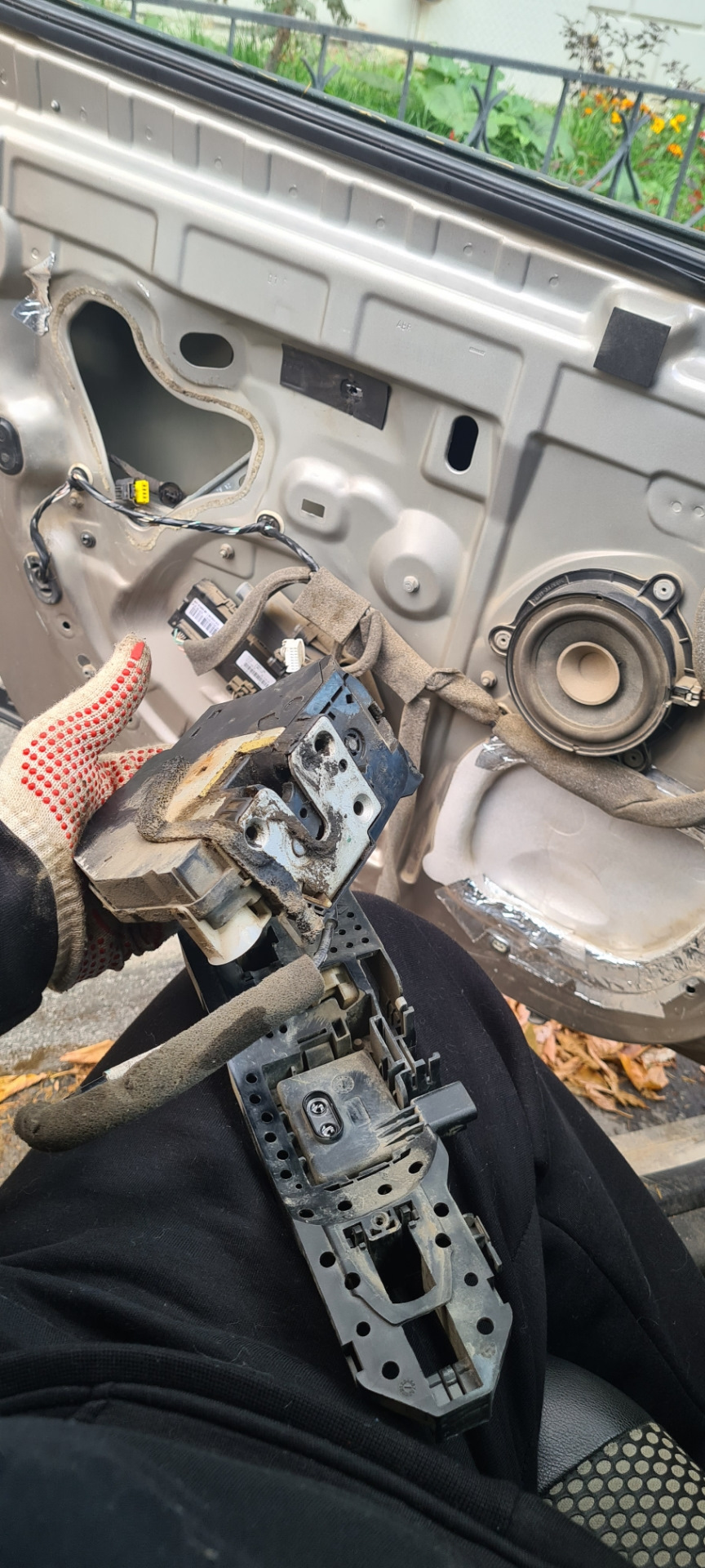 Купить замок двери передней правой renault megane 3 2009, fluence 2010 в интерне