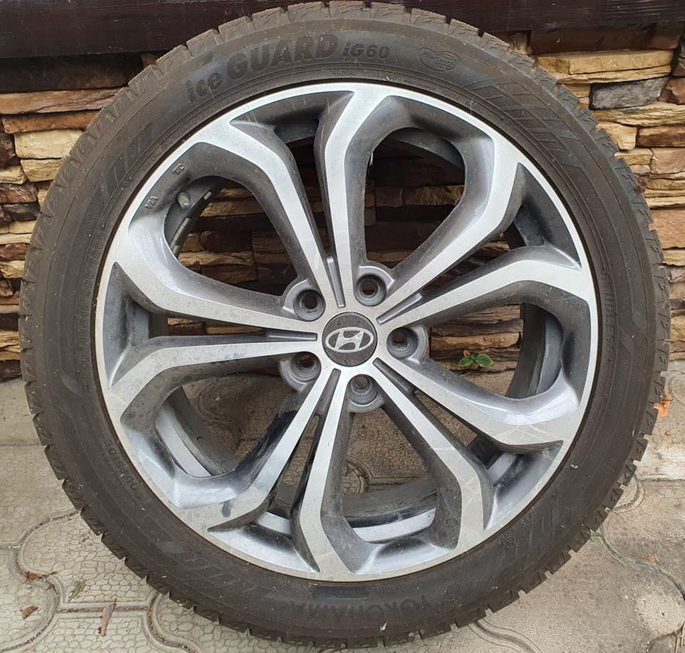 Шины зимние нешипованные Yokohama 245/45 R19, литые диски Replay 7,5Jx19  ET53 5x114,3 на KIA Sportage (4G), Hyundai Tucson (TL). Б/у | 75 000 ₽ в  городе Волгоград | DRIVE2